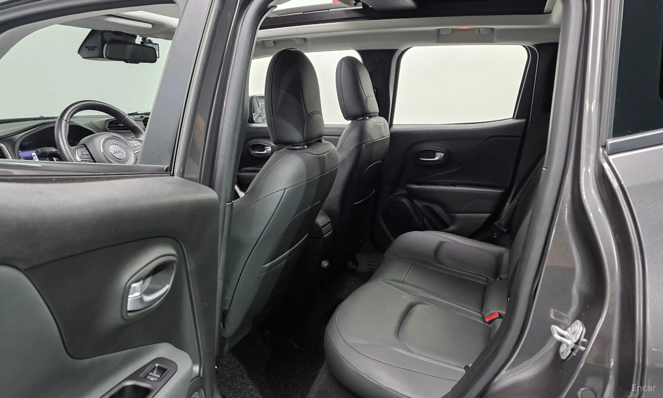 Jeep Renegade превью 11