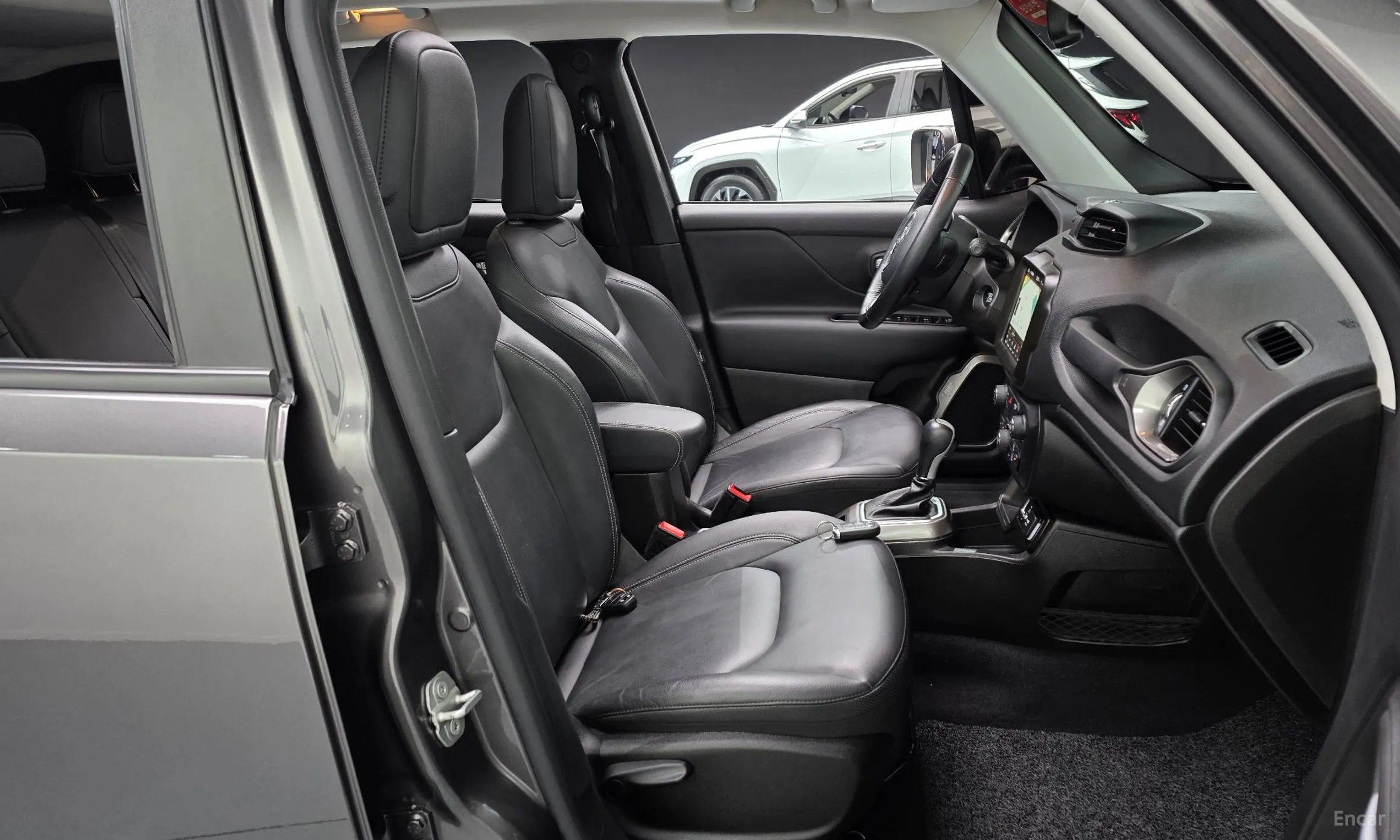 Jeep Renegade превью 19