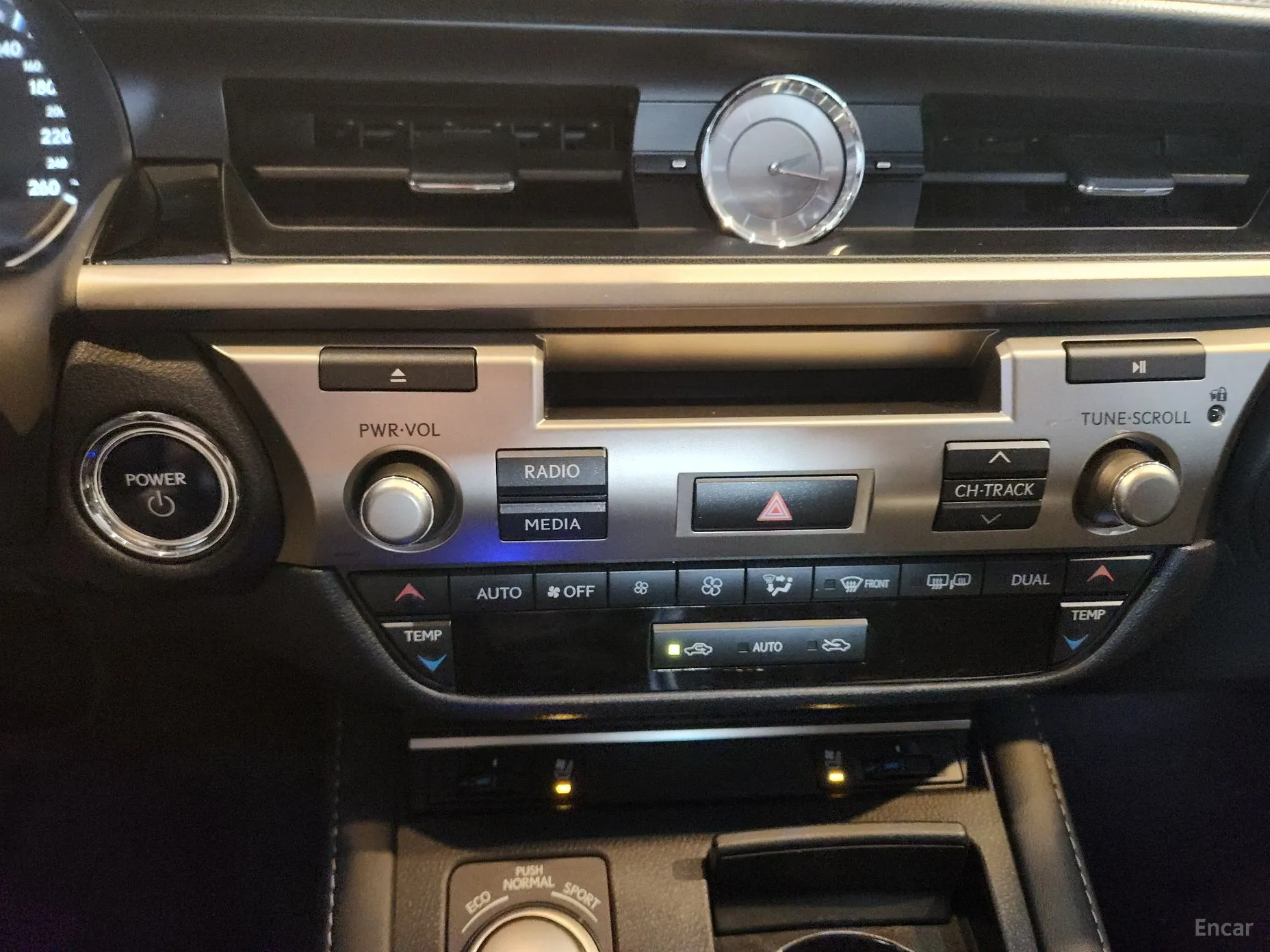 Lexus New ES300h превью 9