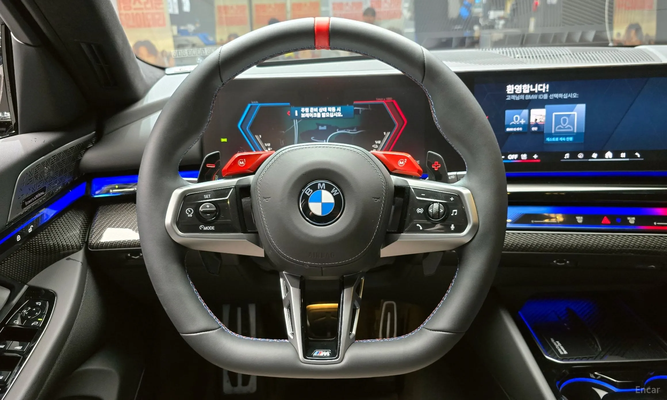 BMW M5 (G90) превью 13