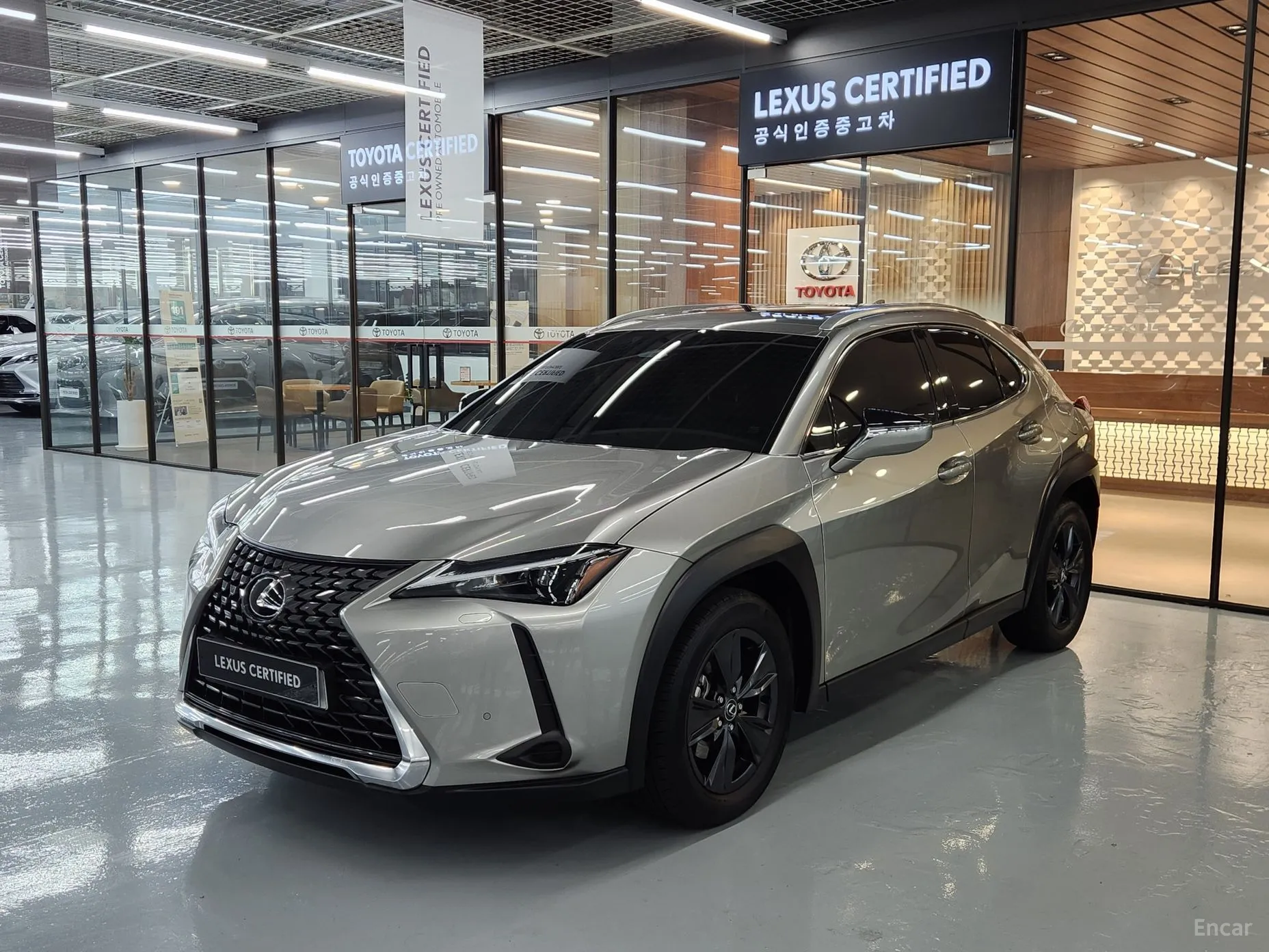 Lexus UX300h