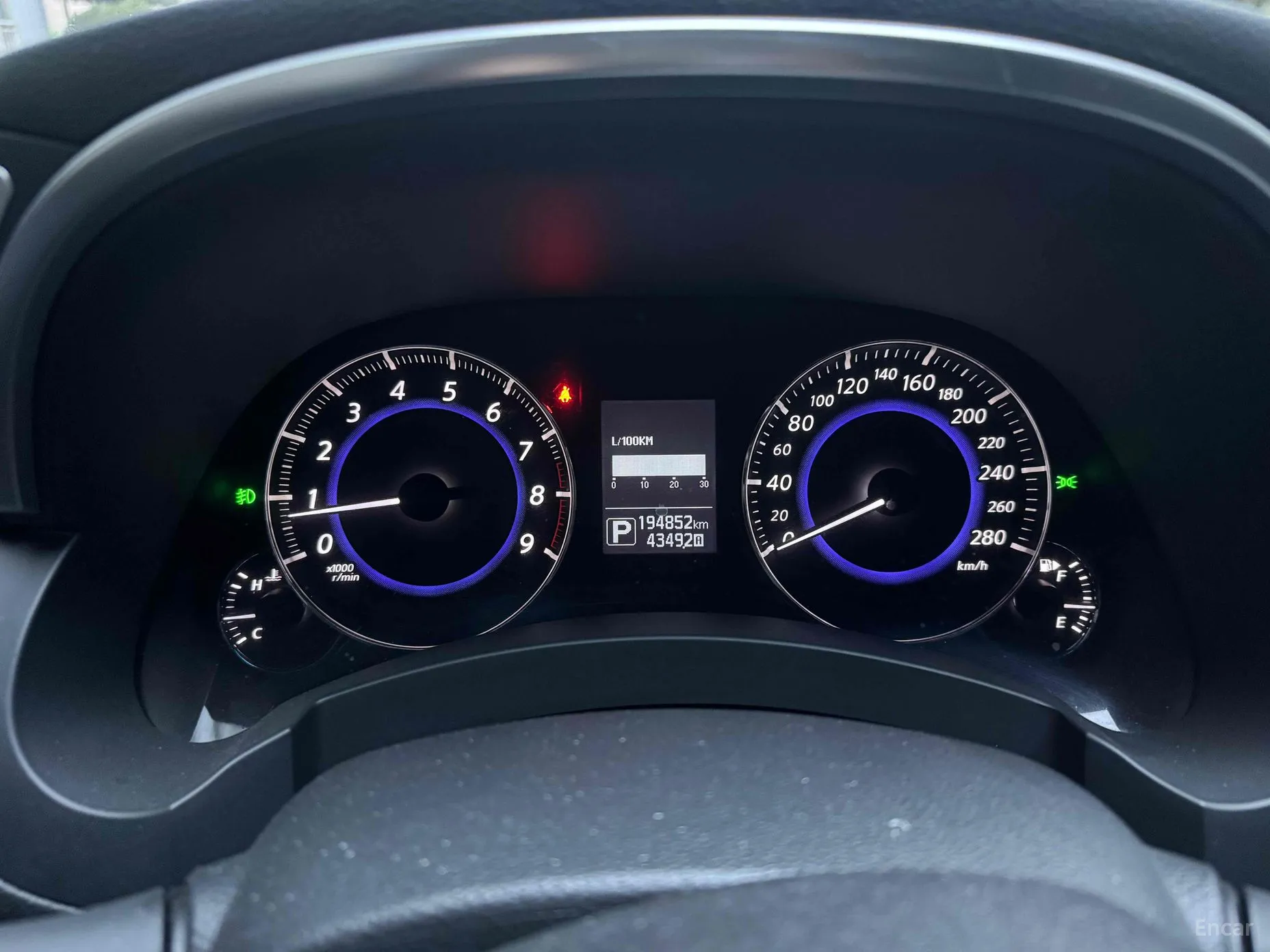 Infiniti QX70 превью 11