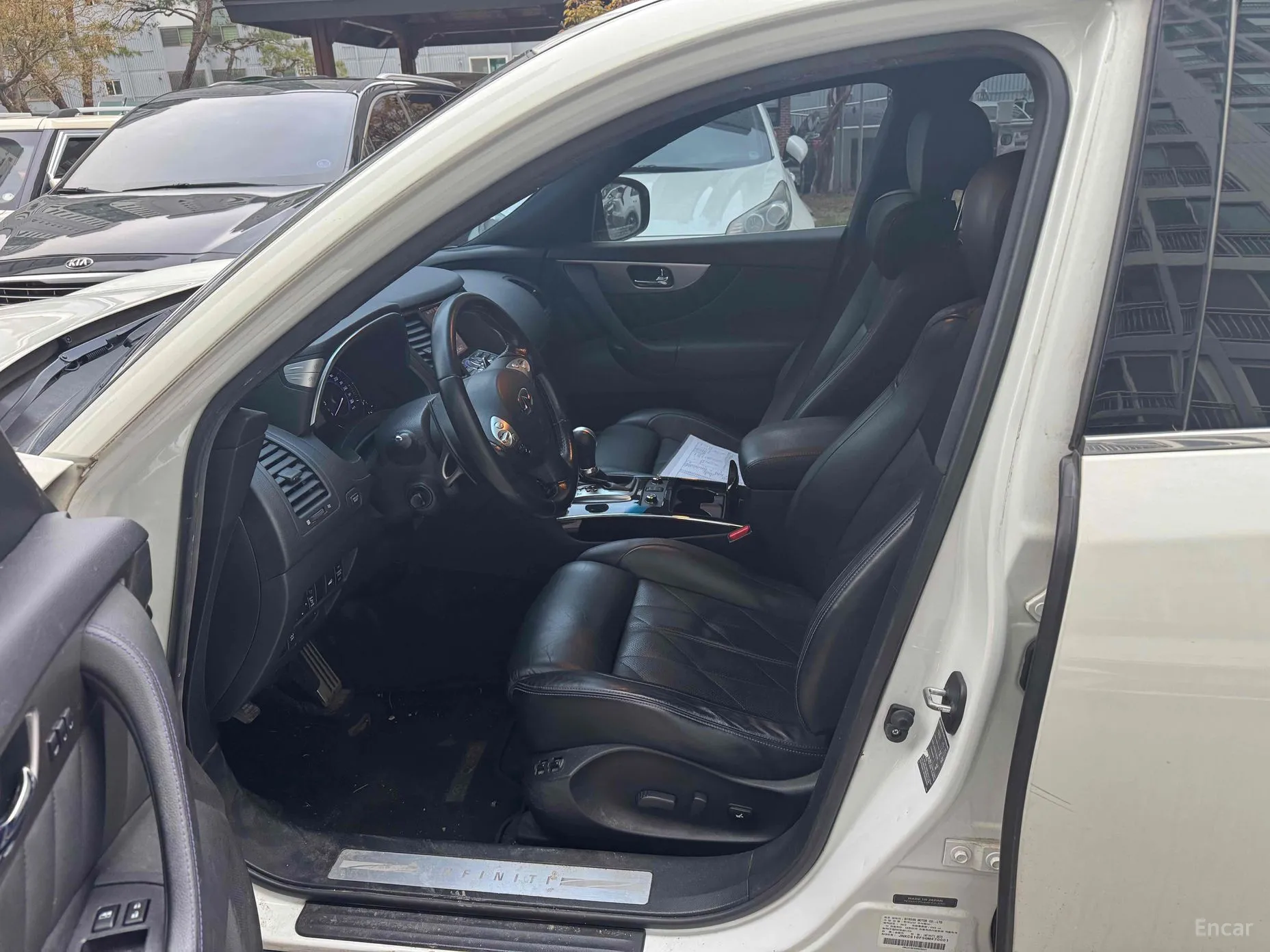 Infiniti QX70 превью 9