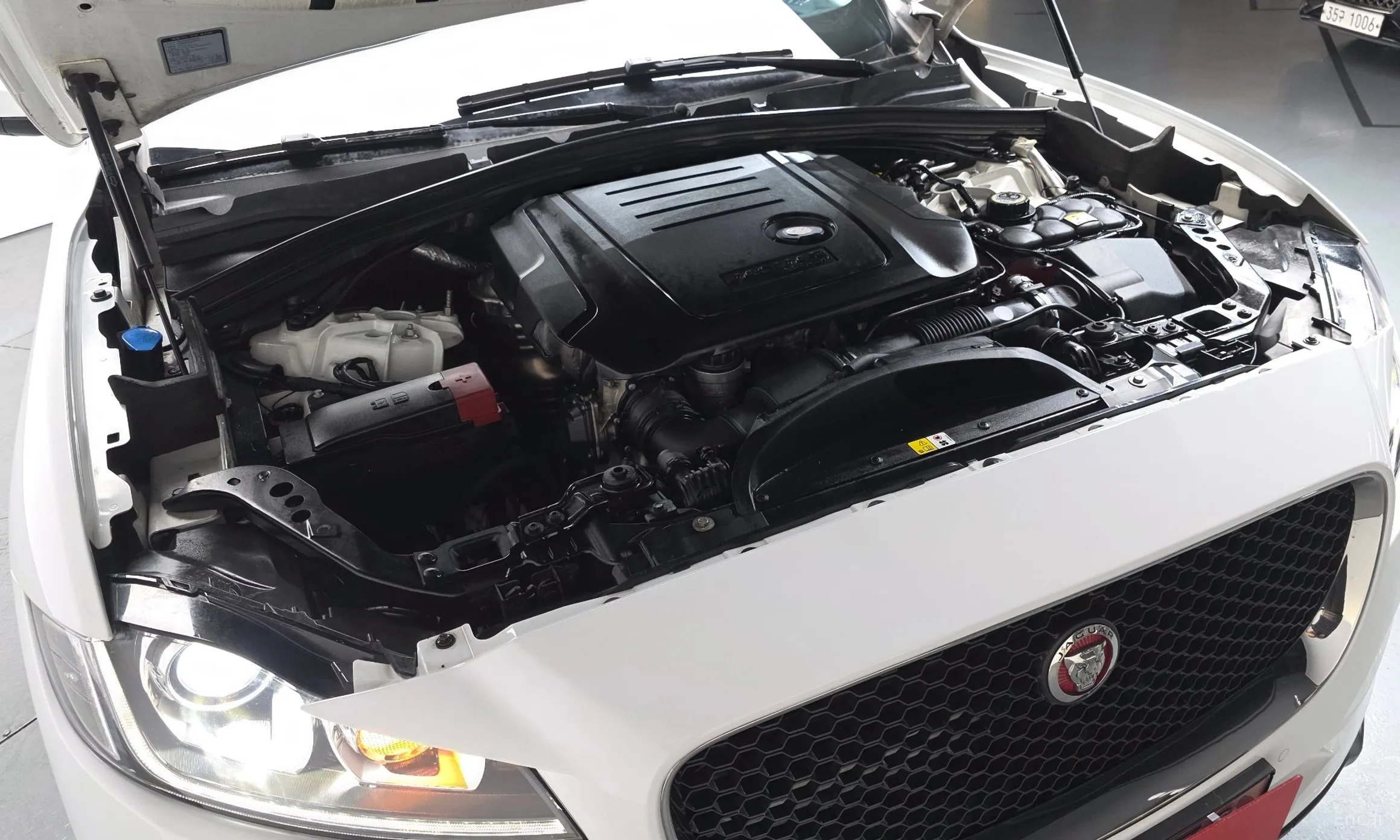 Jaguar F-PACE превью 6