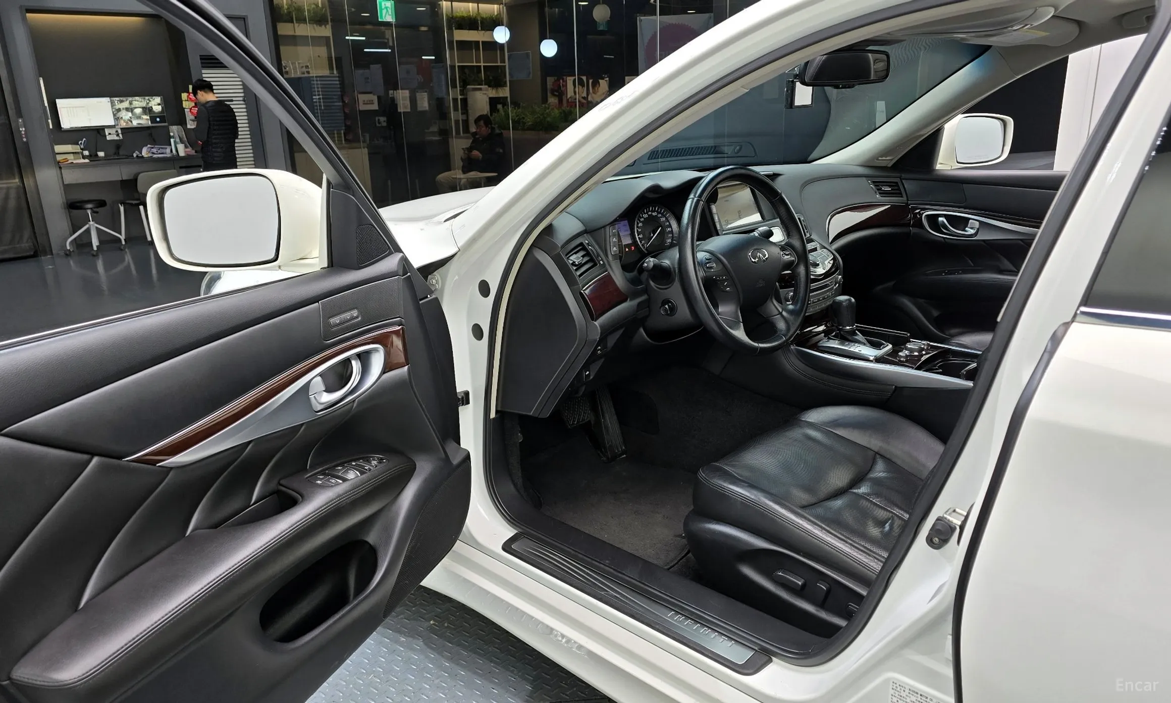 Infiniti M37 превью 10