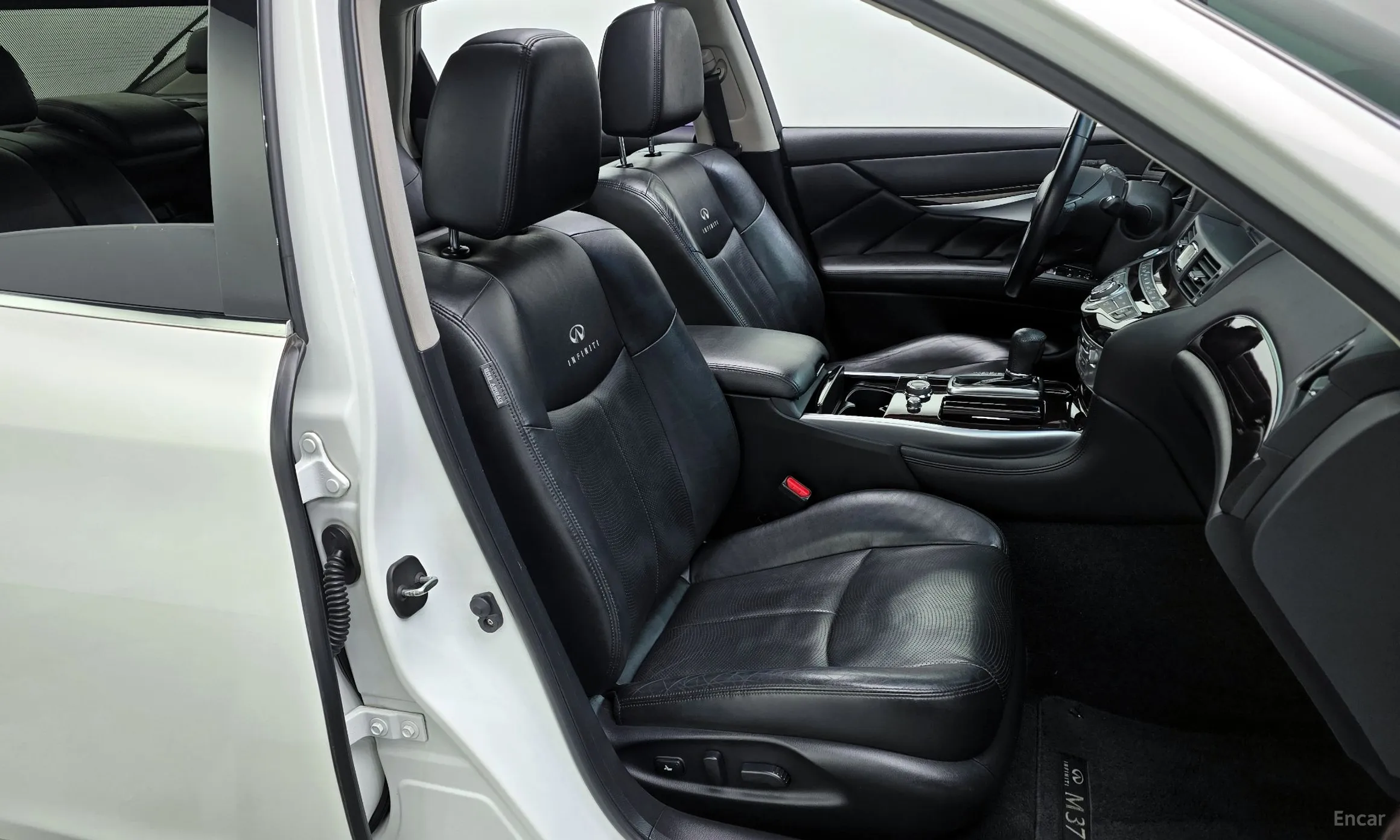 Infiniti M37 превью 12