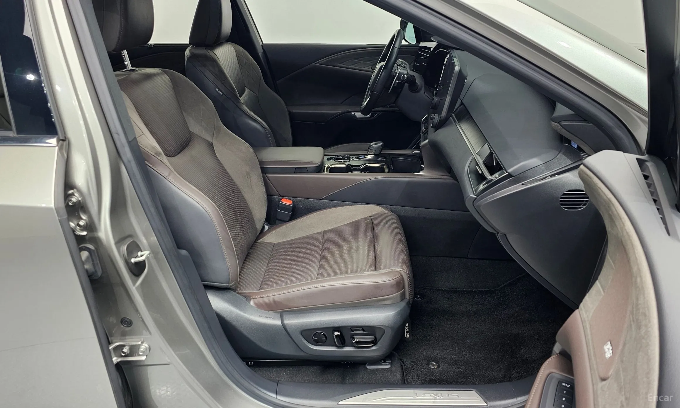 Lexus RX350h 5th Generation превью 12