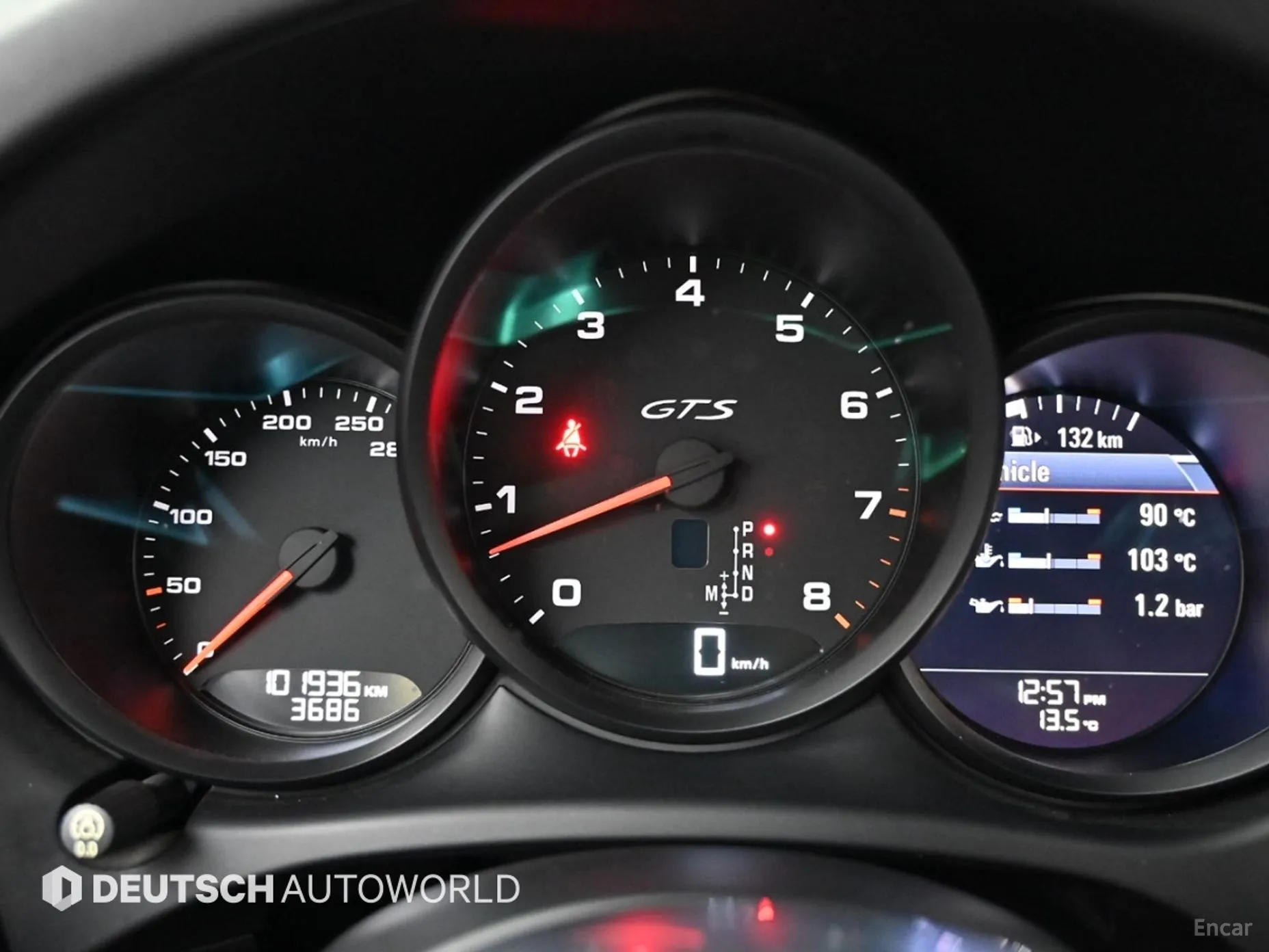 Porsche Macan превью 13