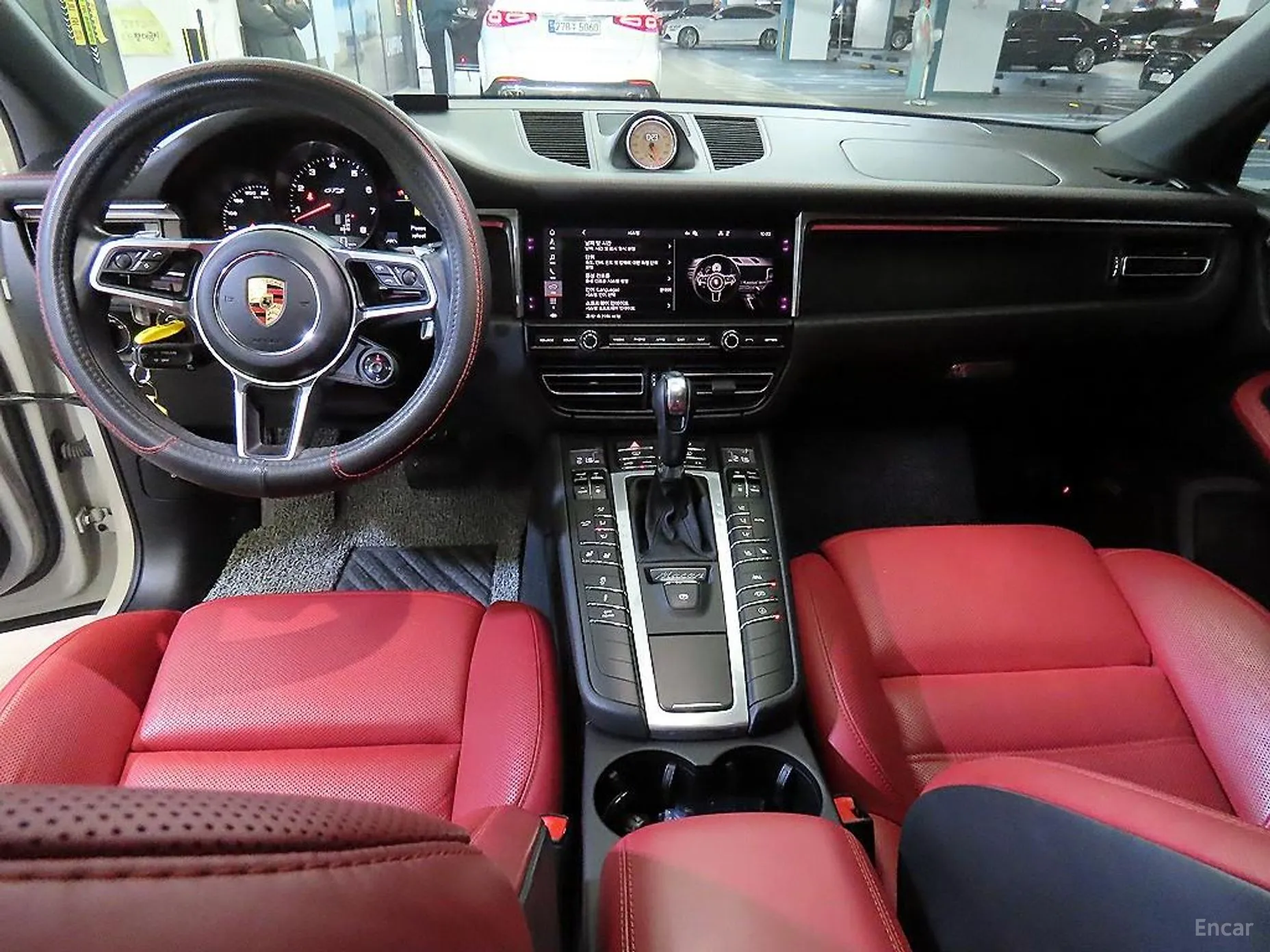 Porsche Macan превью 10