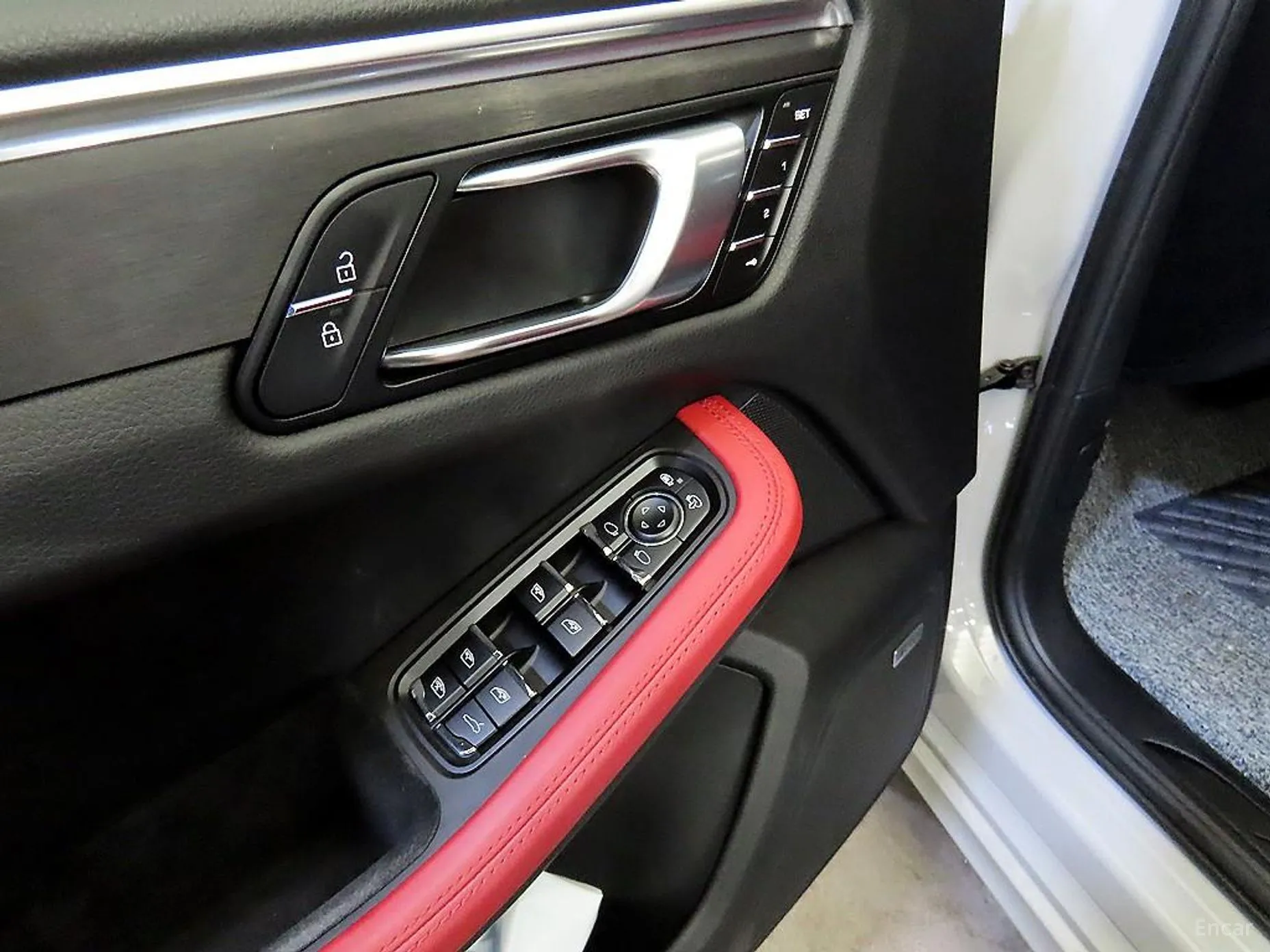 Porsche Macan превью 12