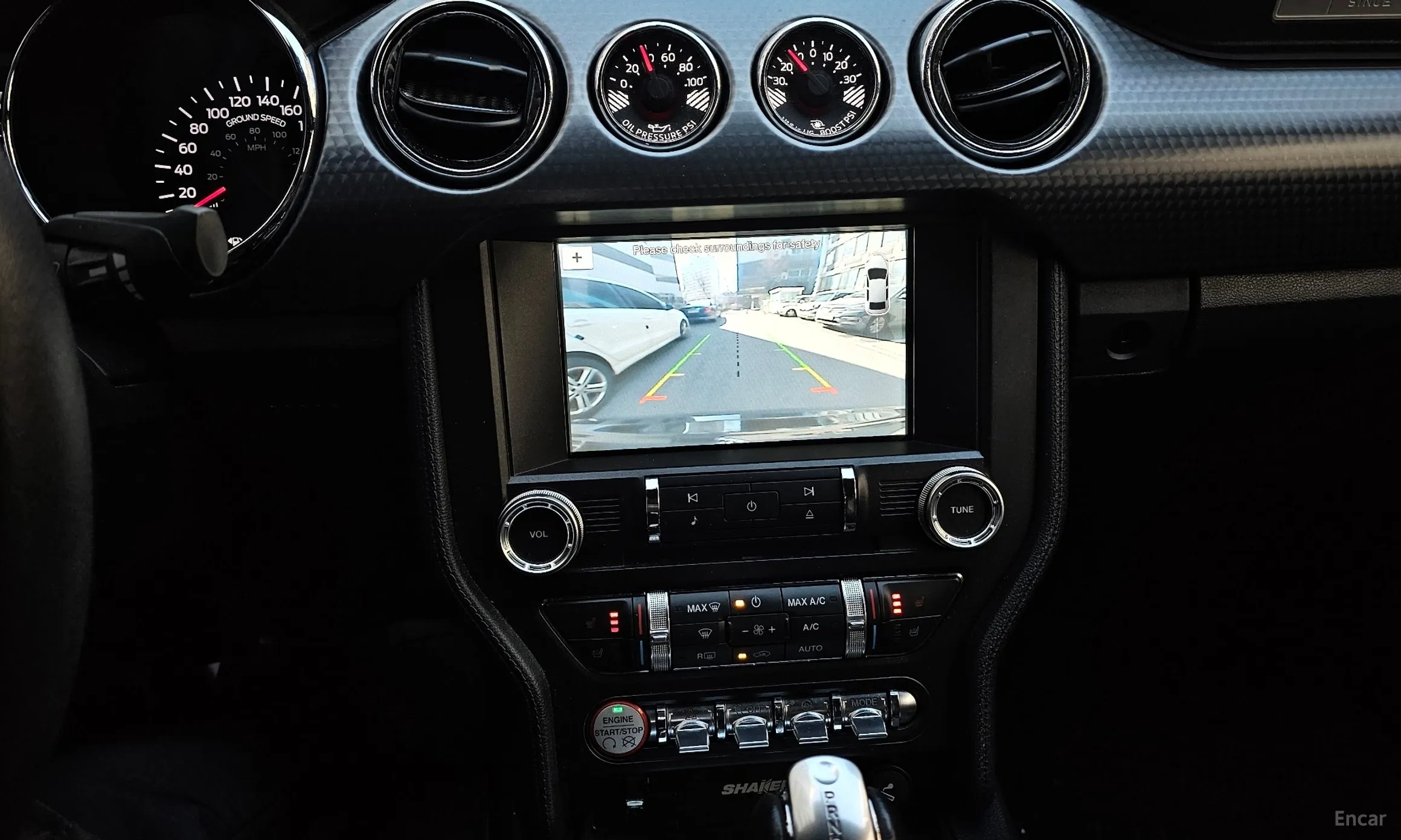 Ford Mustang превью 14