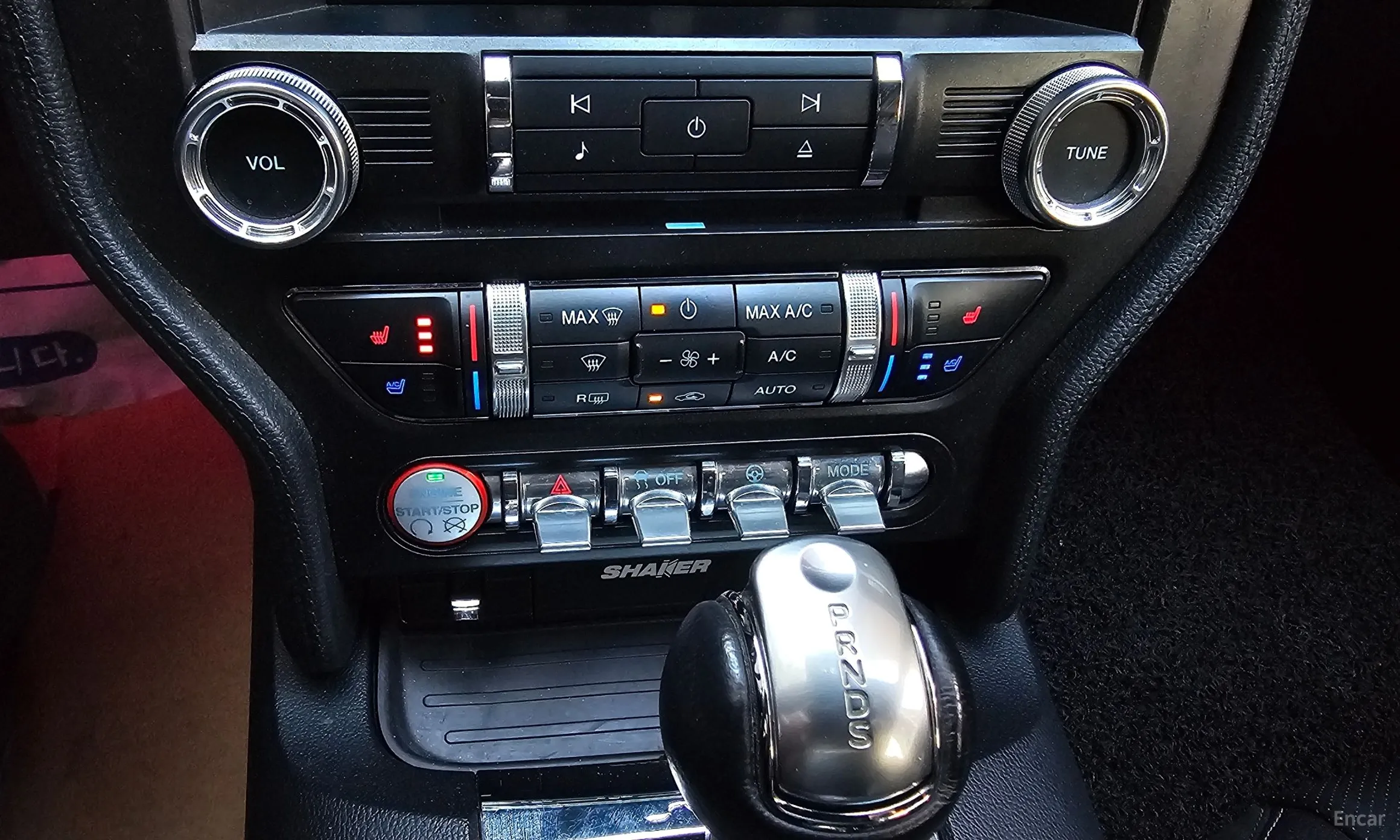 Ford Mustang превью 15