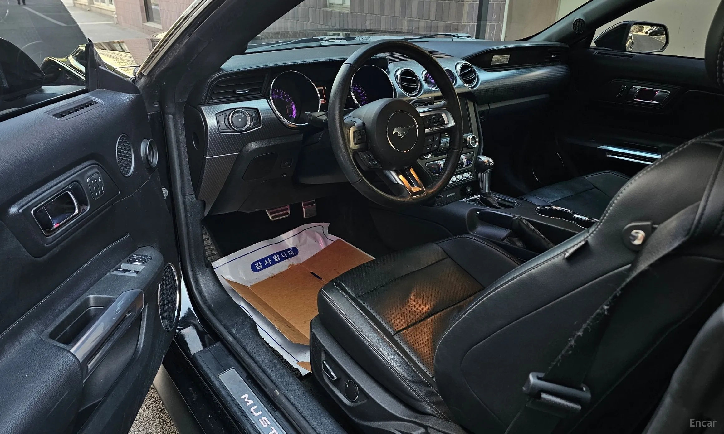 Ford Mustang превью 9