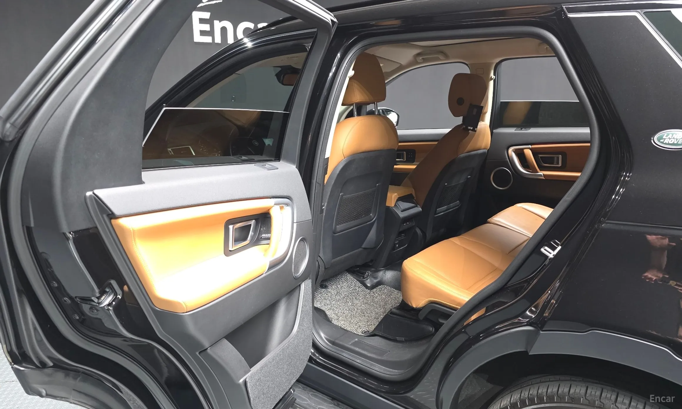Land Rover Discovery Sports превью 12