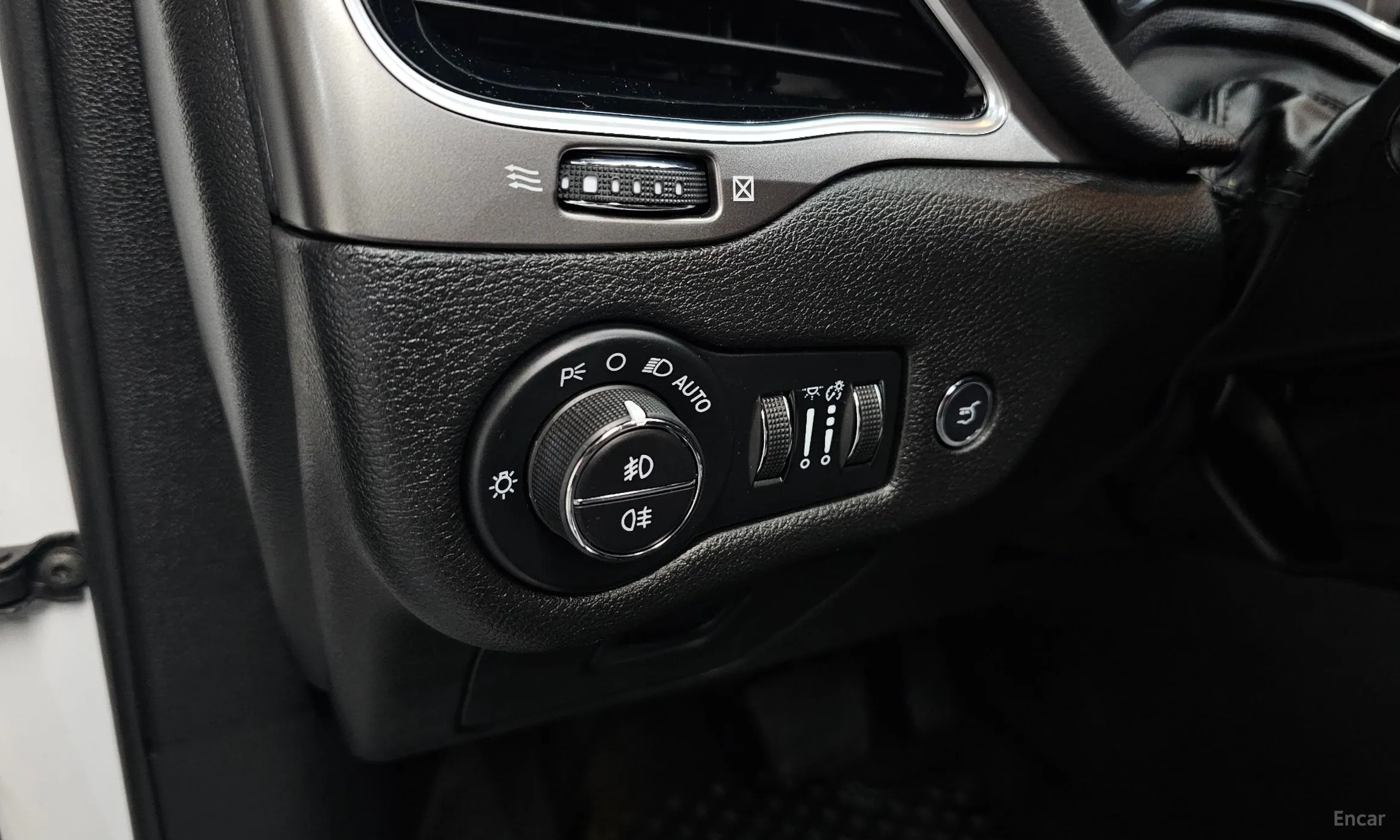 Jeep Cherokee (KL) превью 19