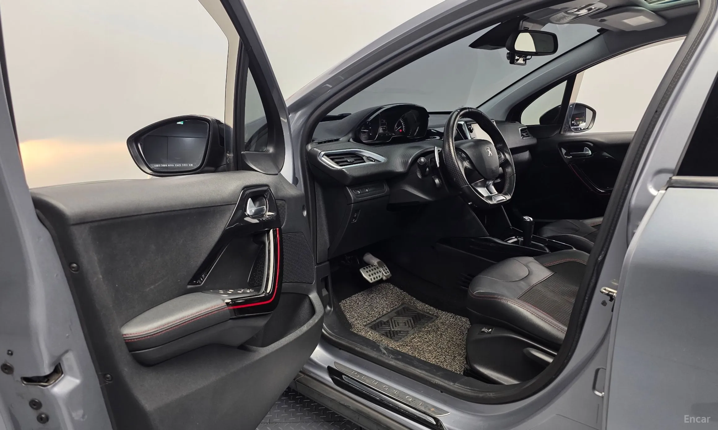 Peugeot 2008. превью 10