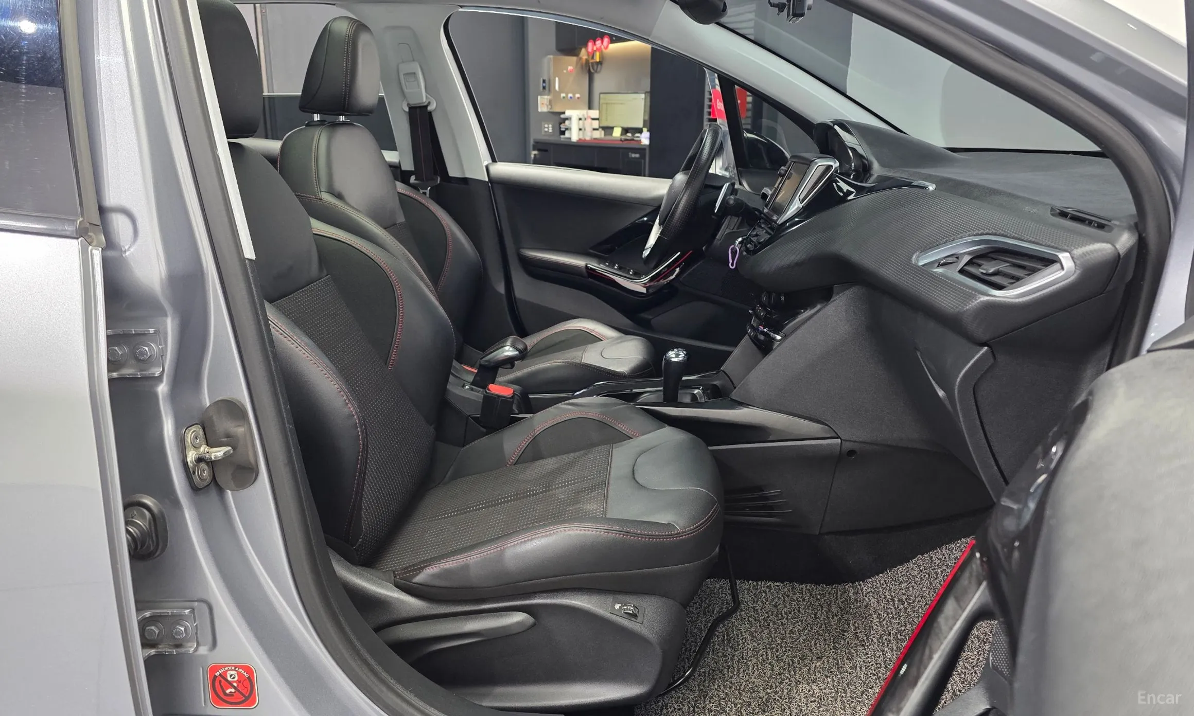 Peugeot 2008. превью 11