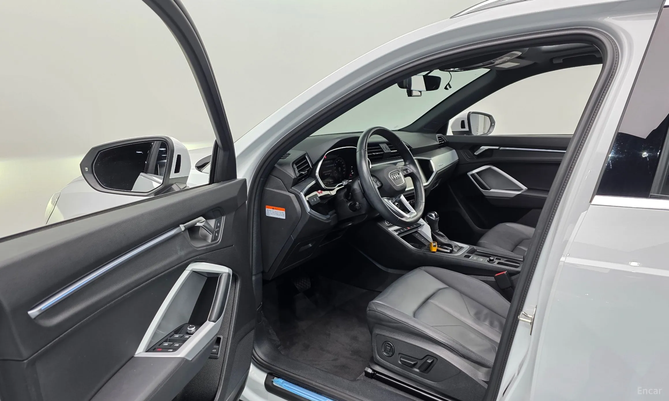 Audi Q3 (F3) превью 10