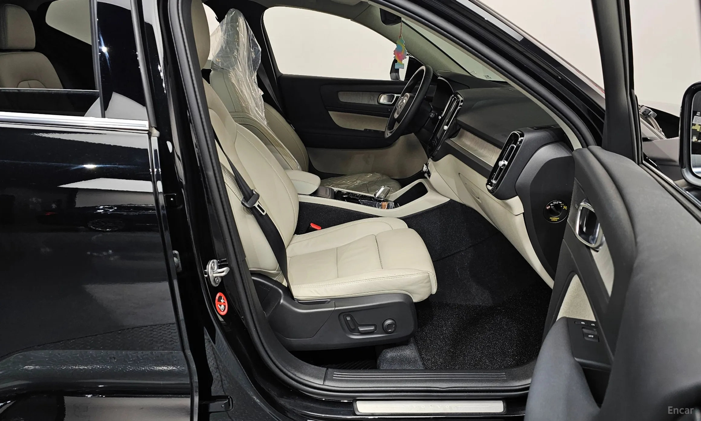 Volvo XC40 превью 11