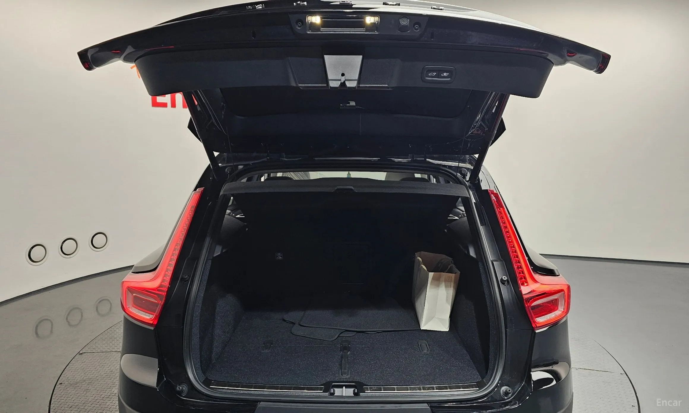 Volvo XC40 превью 20