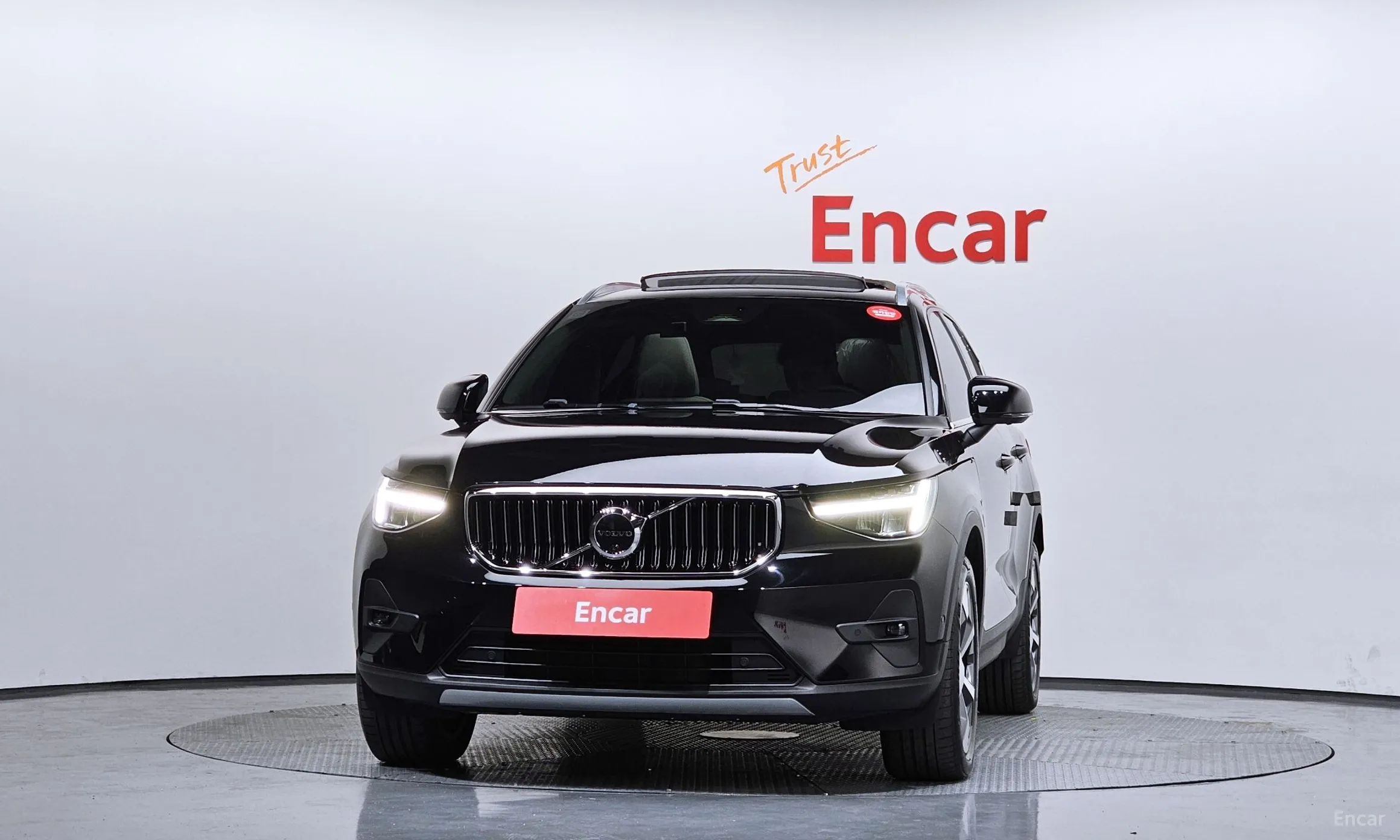 Volvo XC40 превью 3