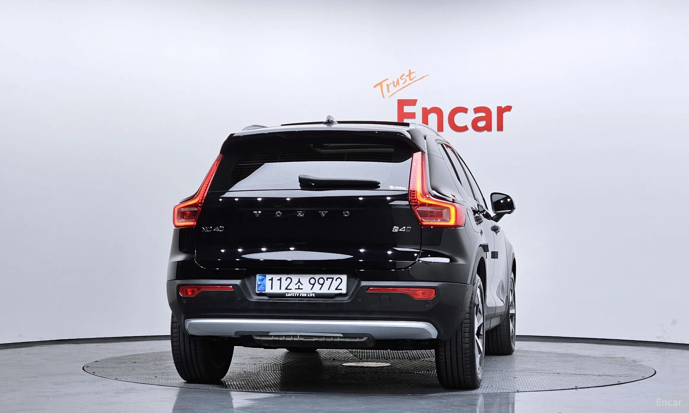 Volvo XC40 превью 4