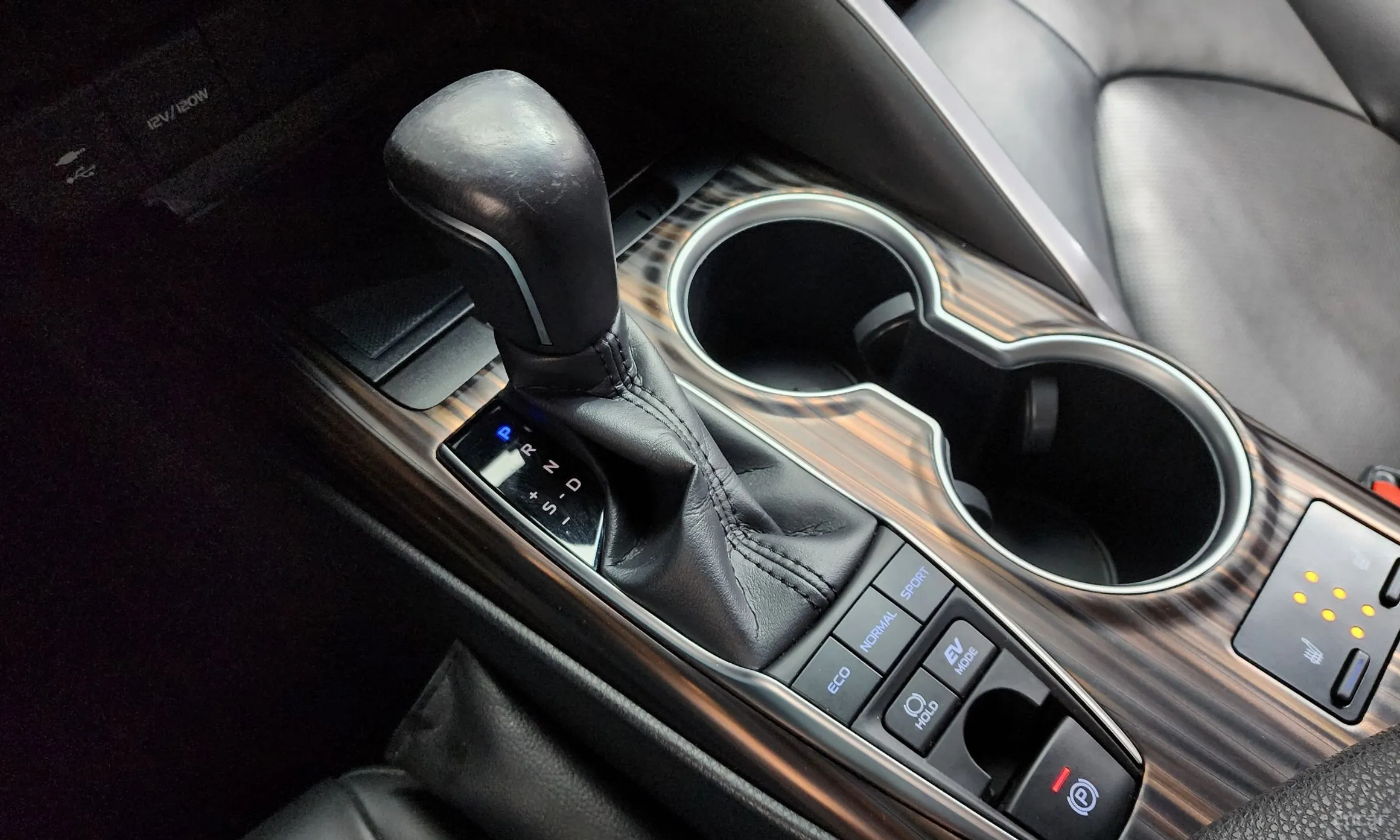 Toyota Camry (XV70) превью 9