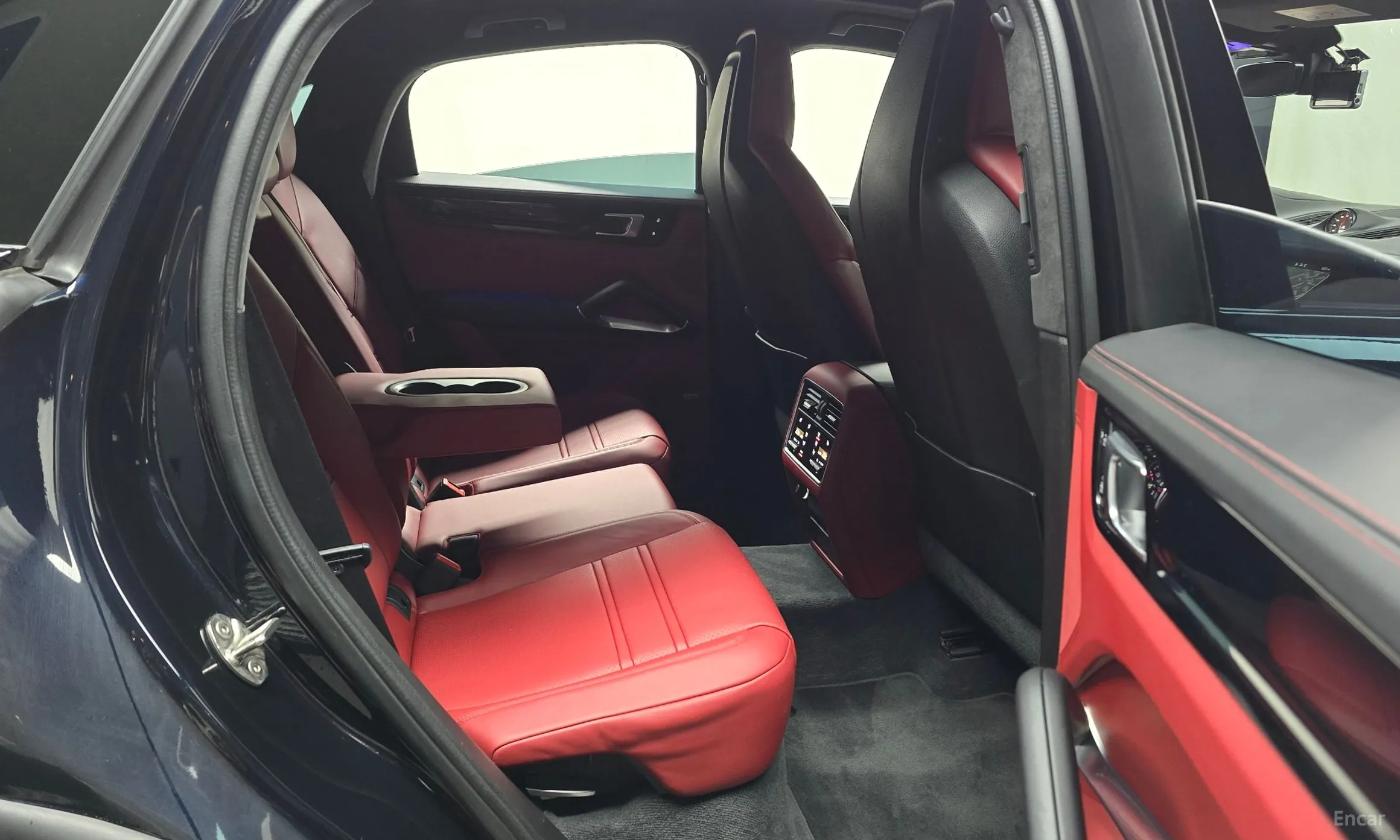 Porsche Cayenne (PO536) превью 12