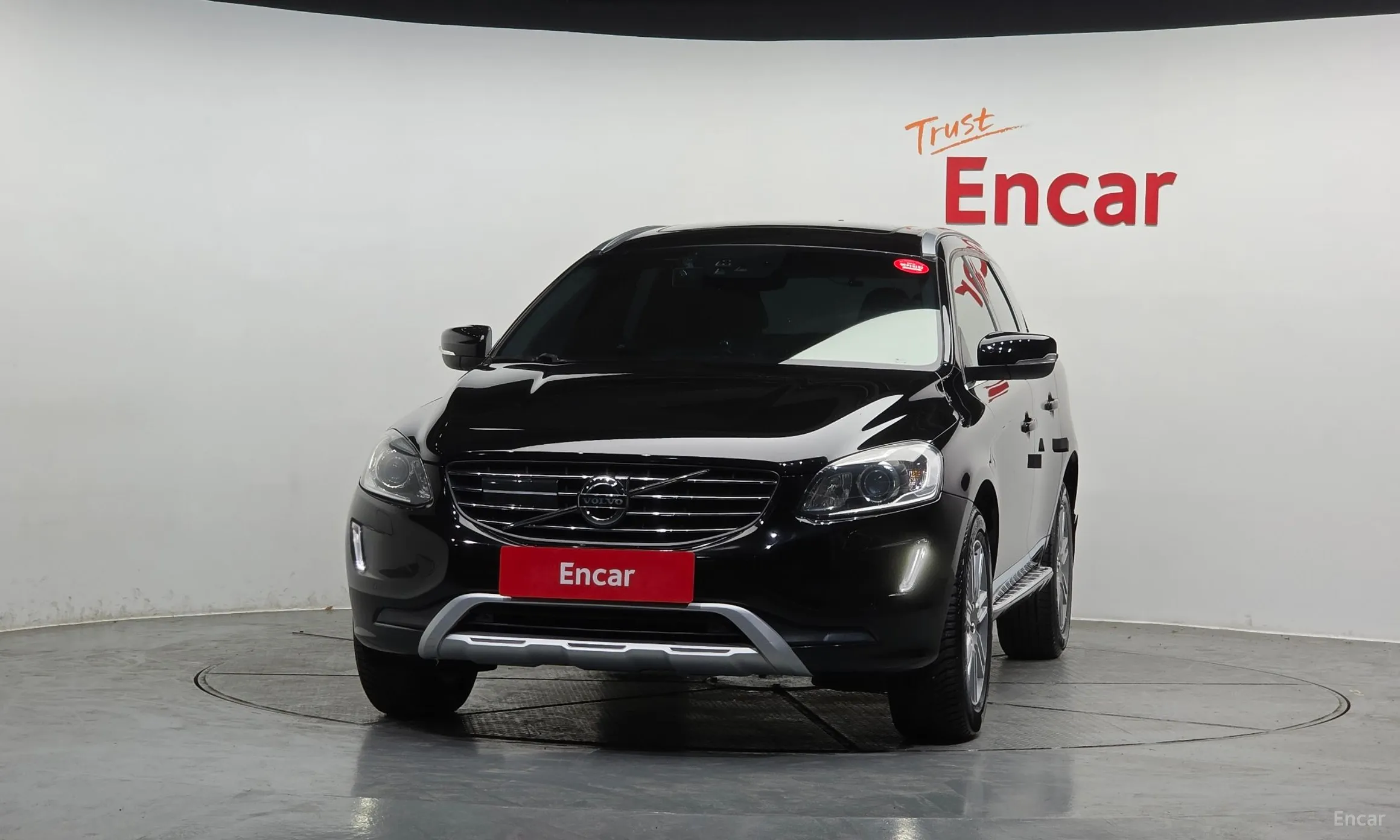 Volvo XC60 превью 3
