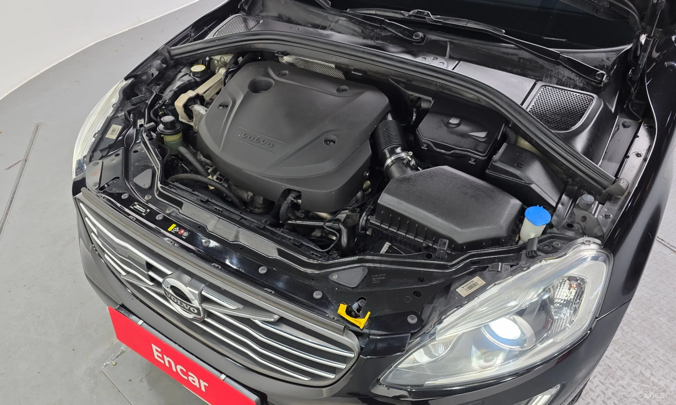 Volvo XC60 превью 6