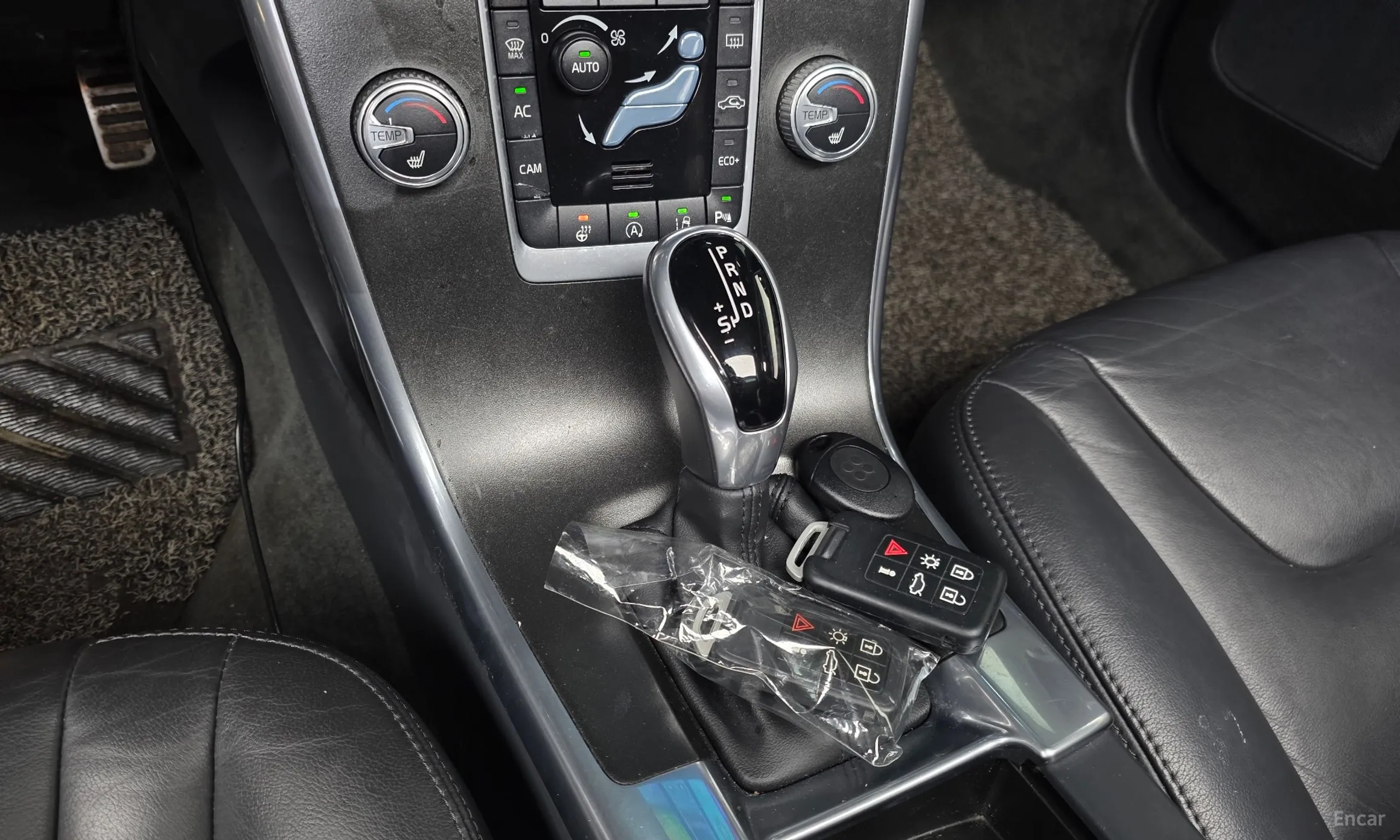 Volvo XC60 превью 9