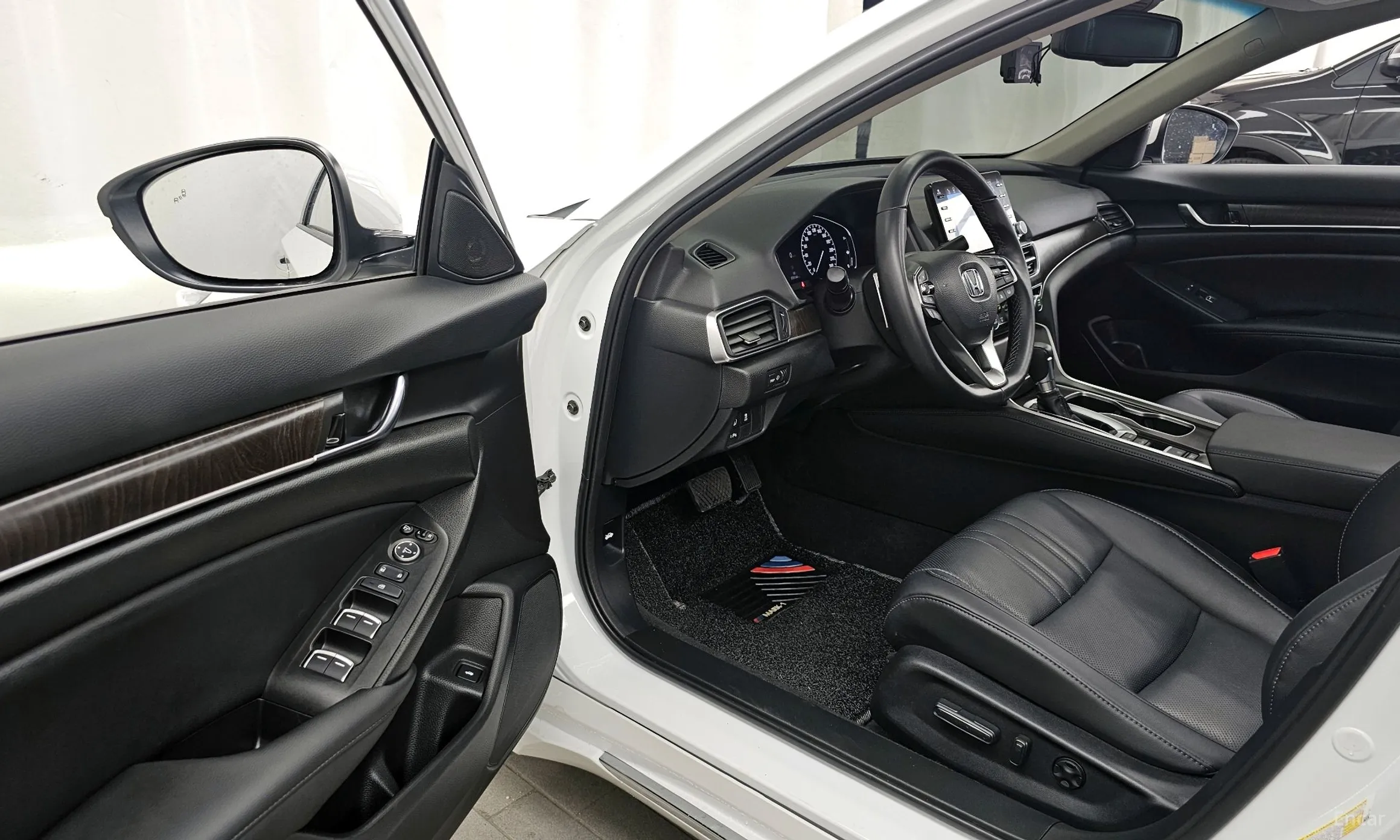 Honda Accord 10th Generation превью 10