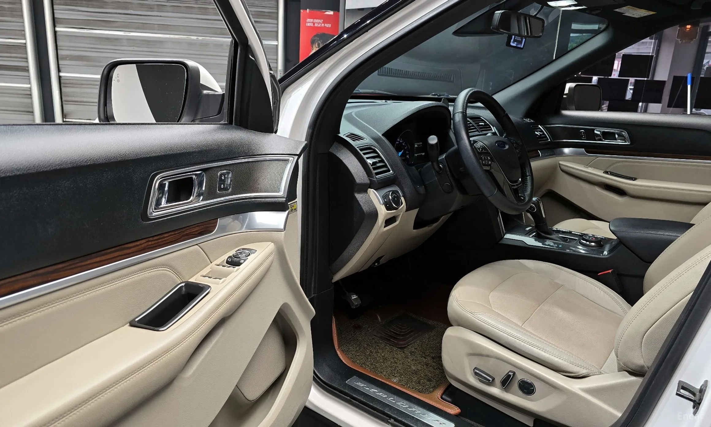 Ford Explorer превью 10