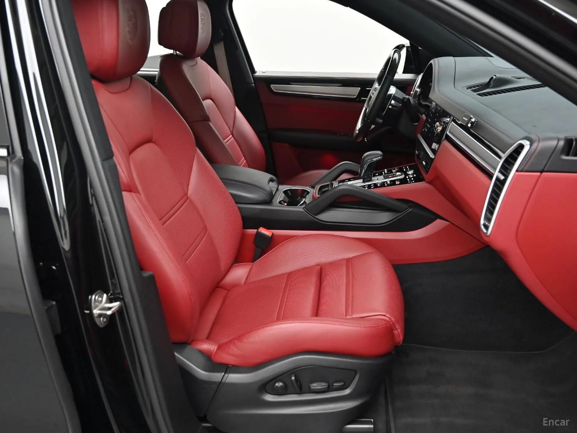 Porsche Cayenne (PO536) превью 10