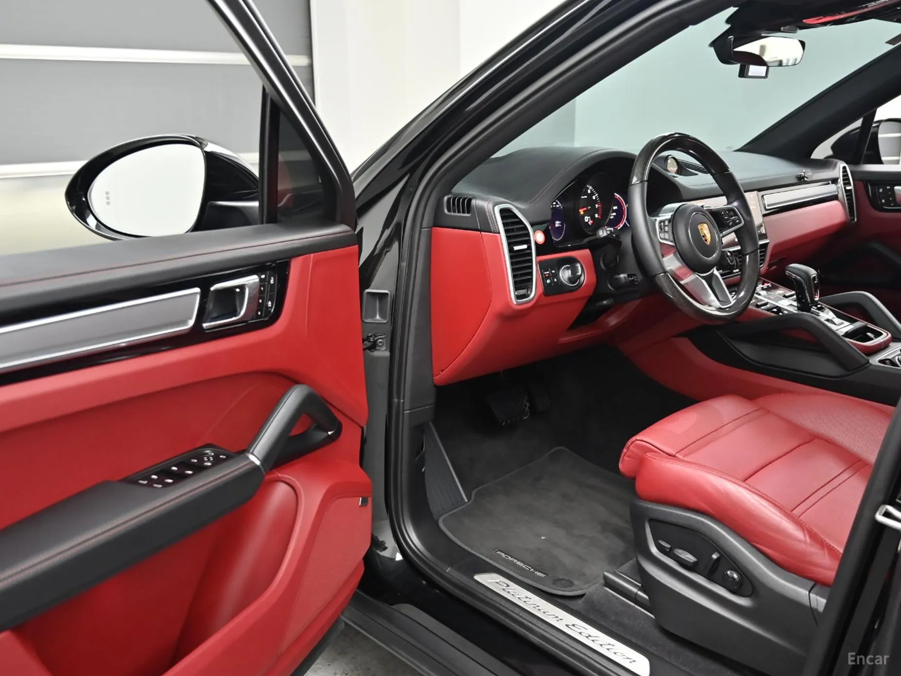 Porsche Cayenne (PO536) превью 11