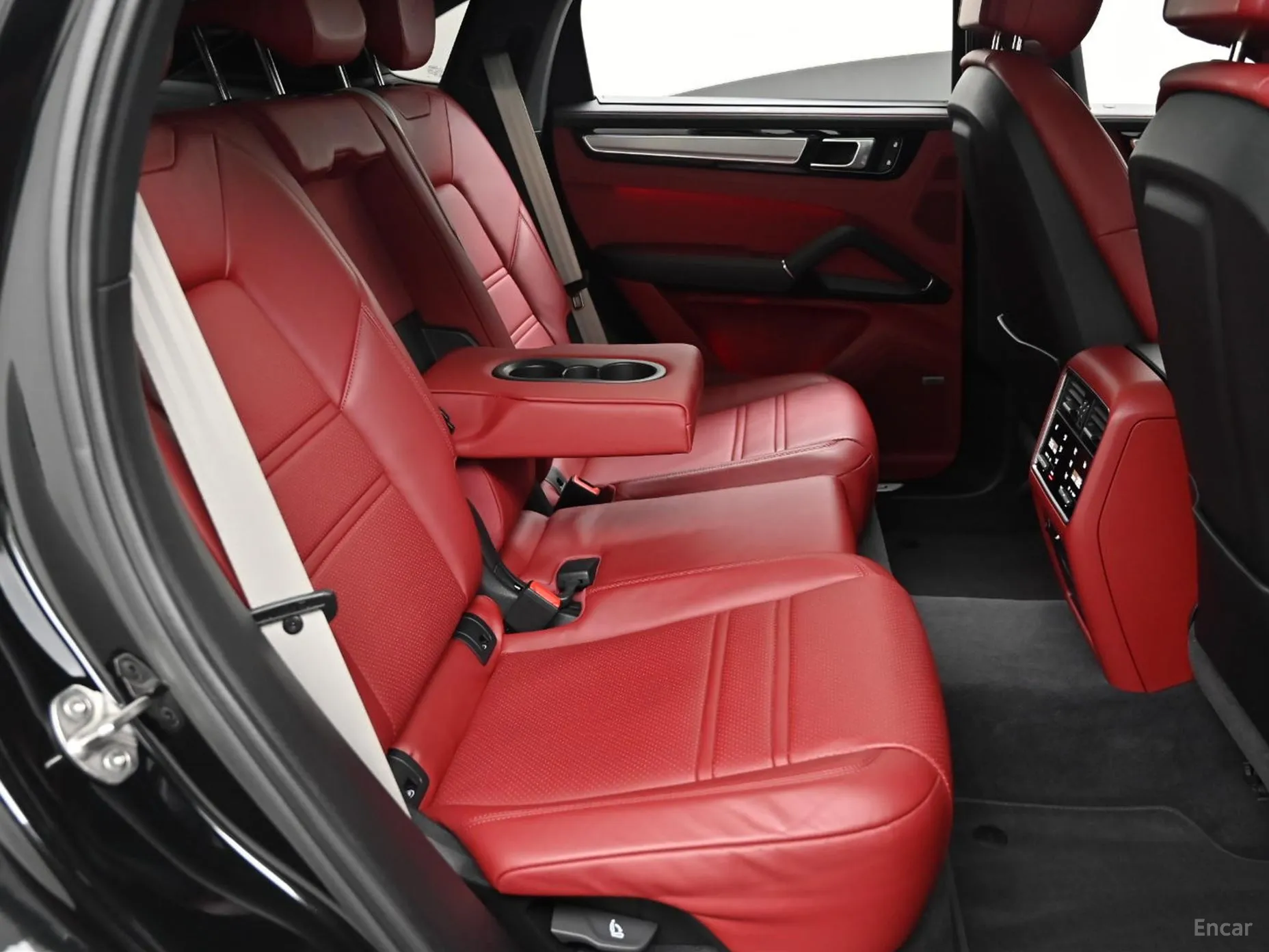 Porsche Cayenne (PO536) превью 12