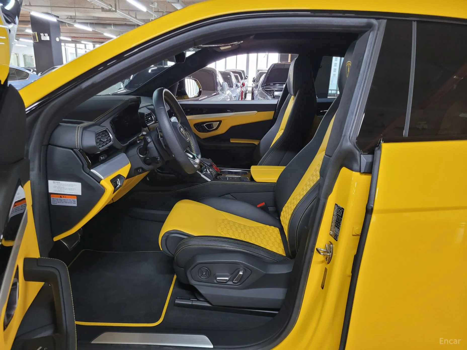Lamborghini Urus превью 10