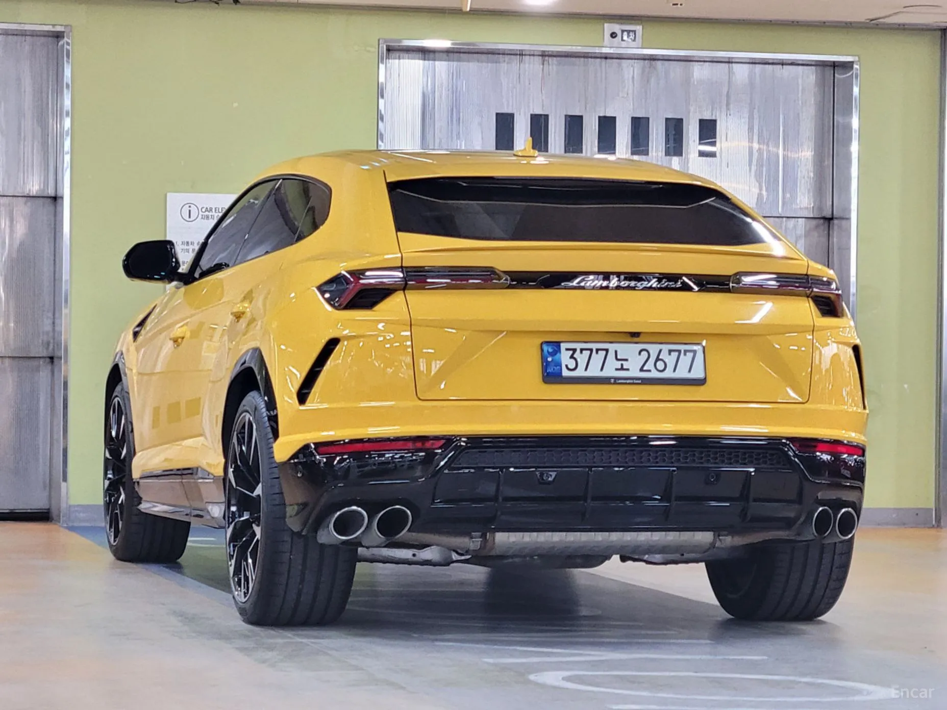 Lamborghini Urus превью 5