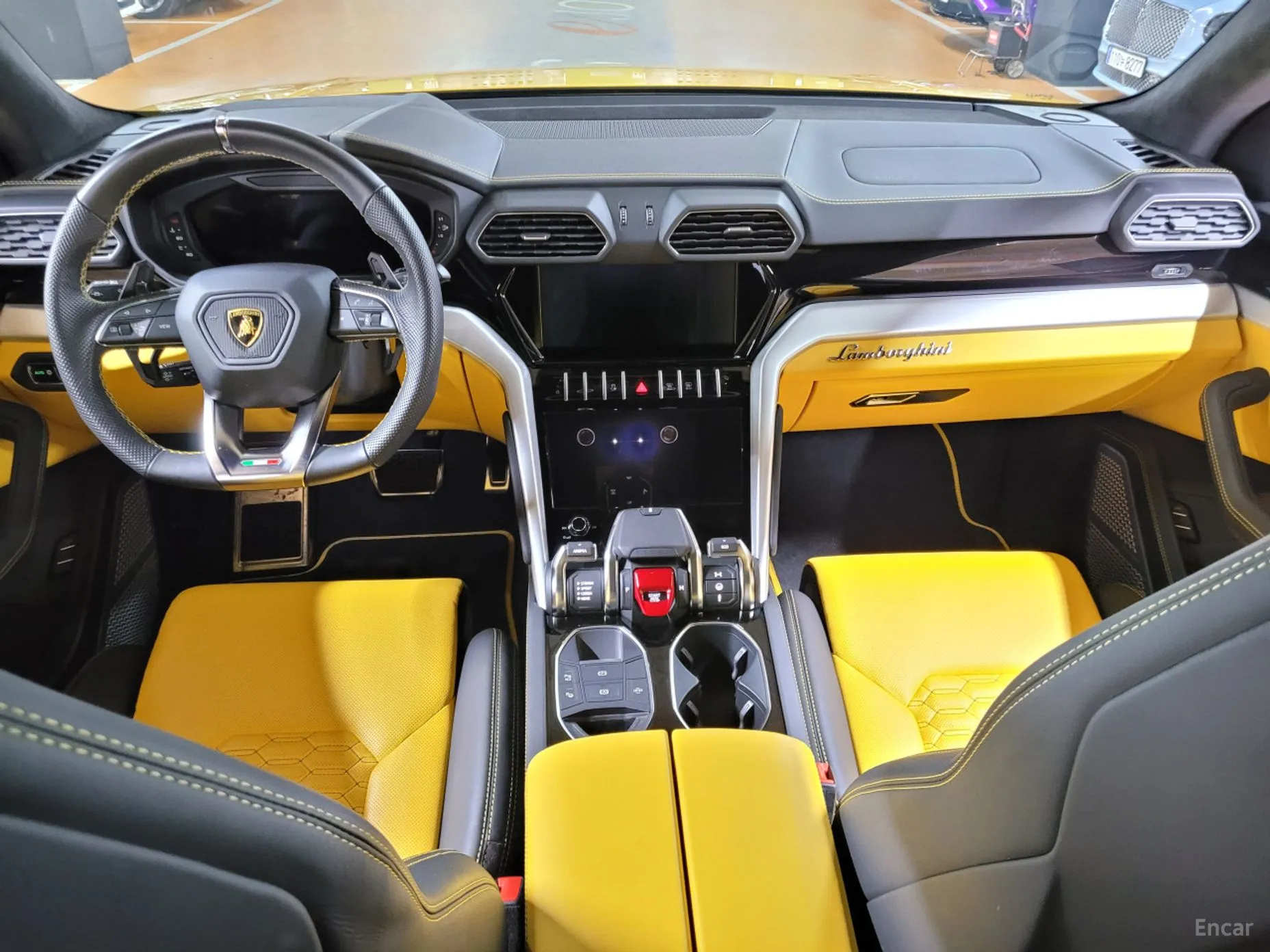 Lamborghini Urus превью 7