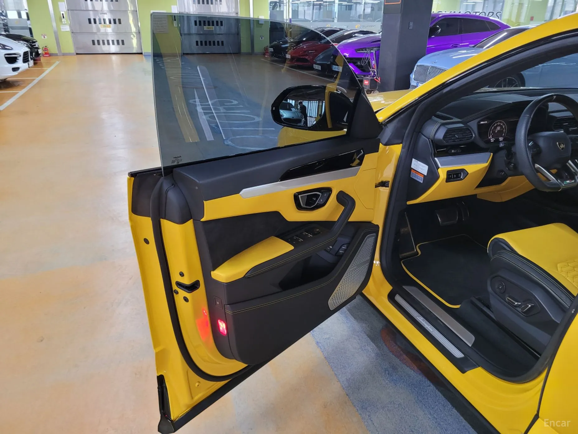 Lamborghini Urus превью 9