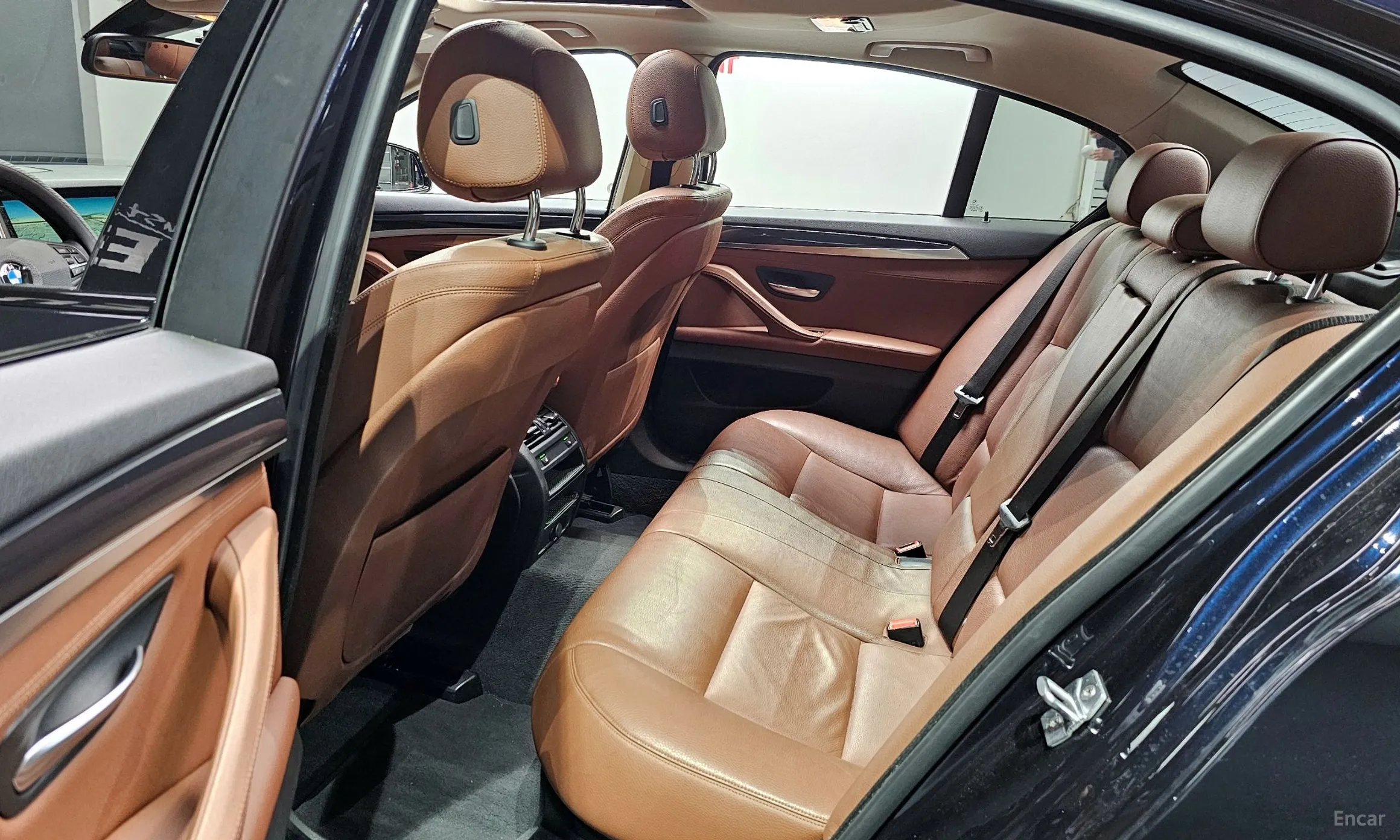 BMW 5 Series (F10) превью 11