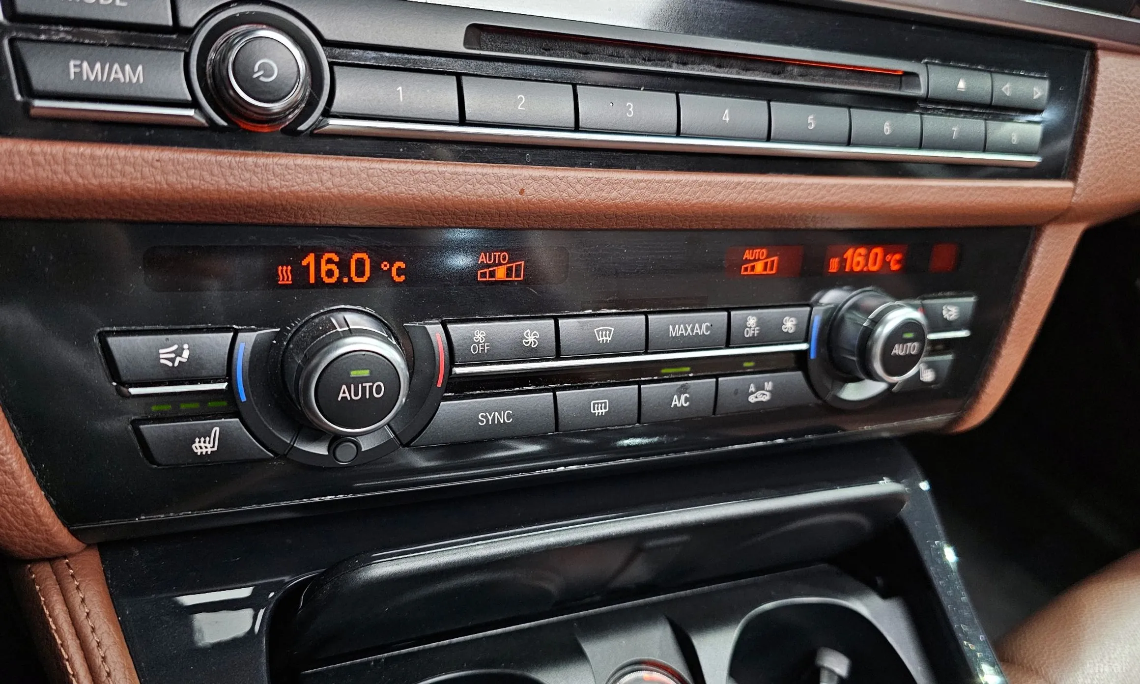 BMW 5 Series (F10) превью 16
