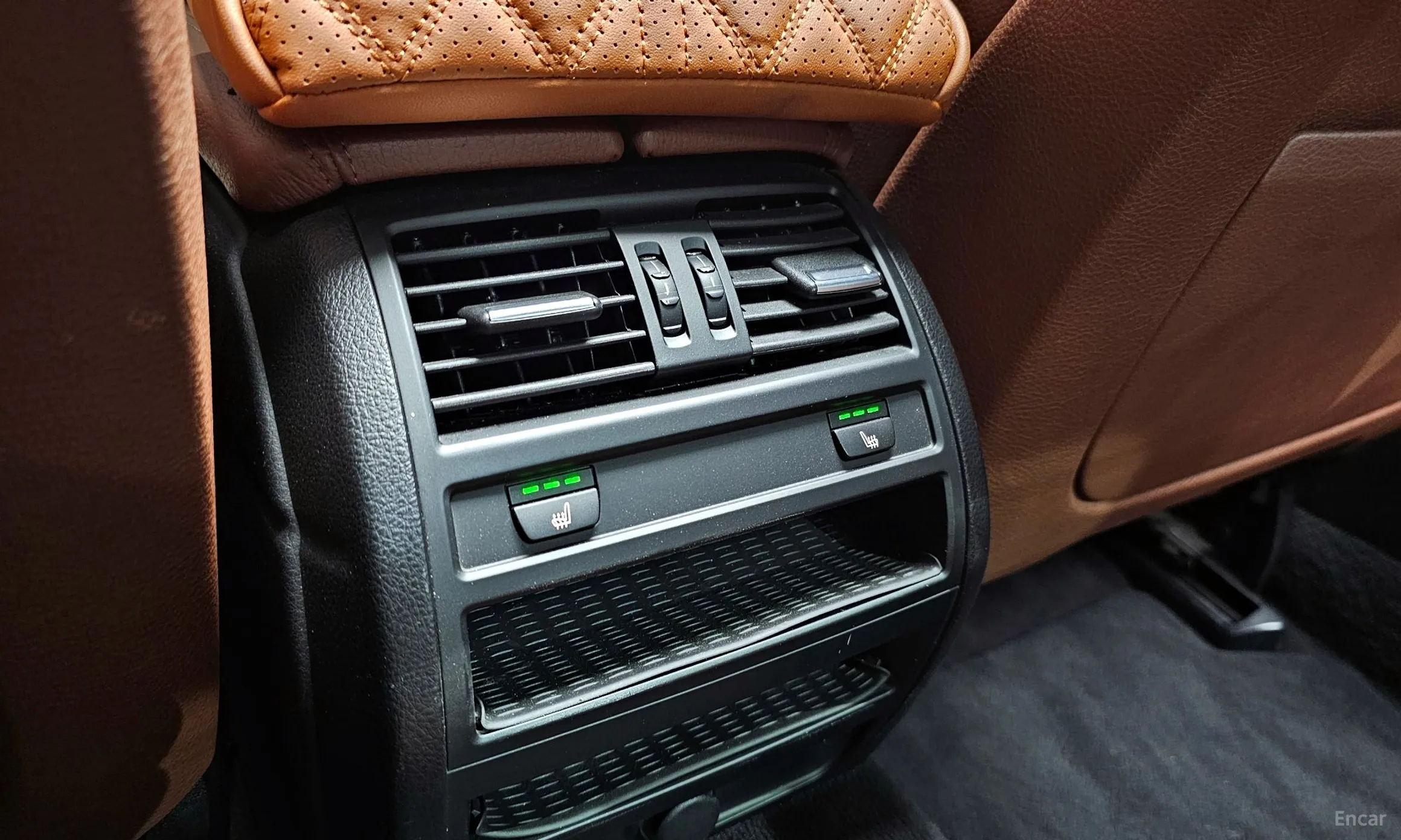 BMW 5 Series (F10) превью 19
