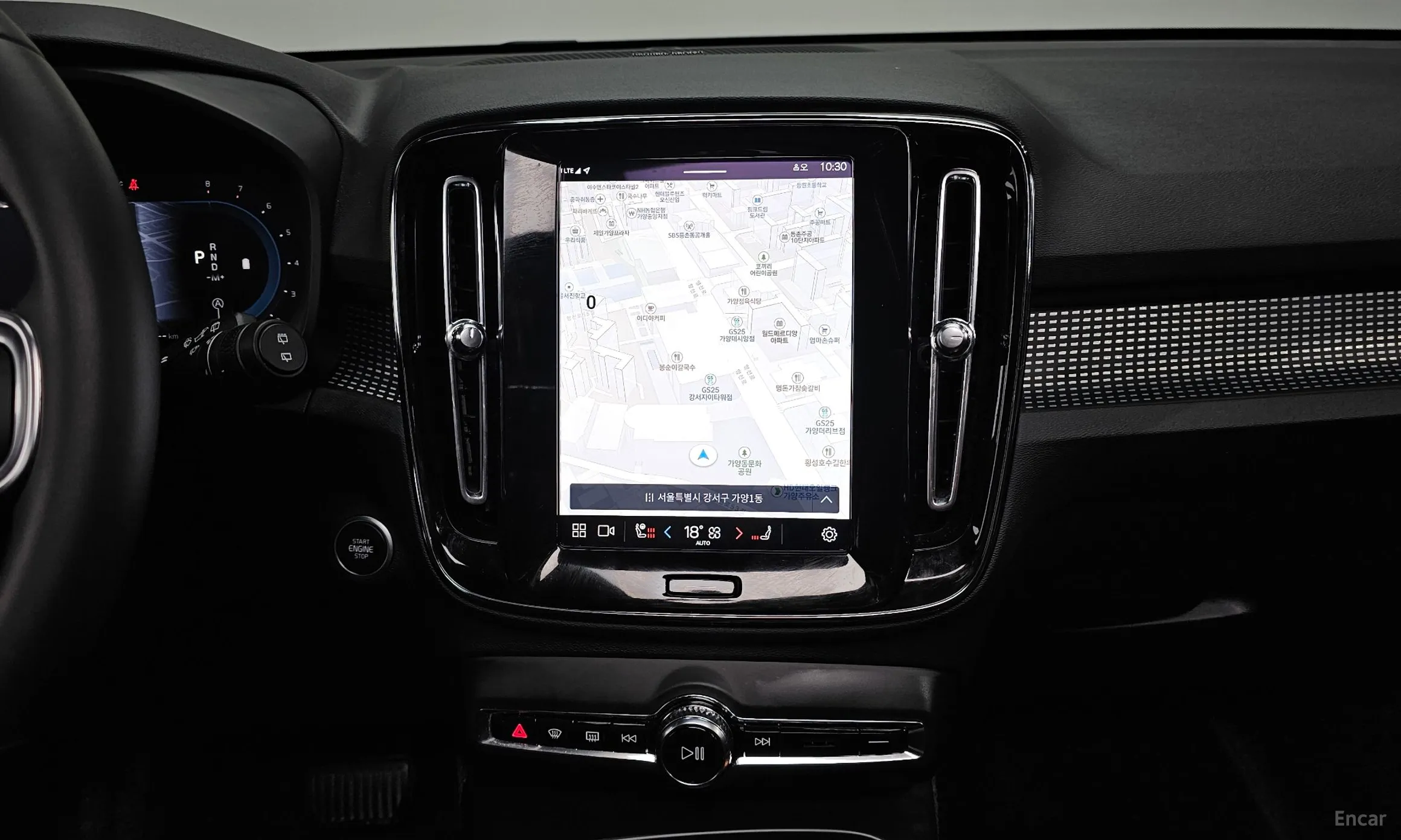 Volvo XC40 превью 14