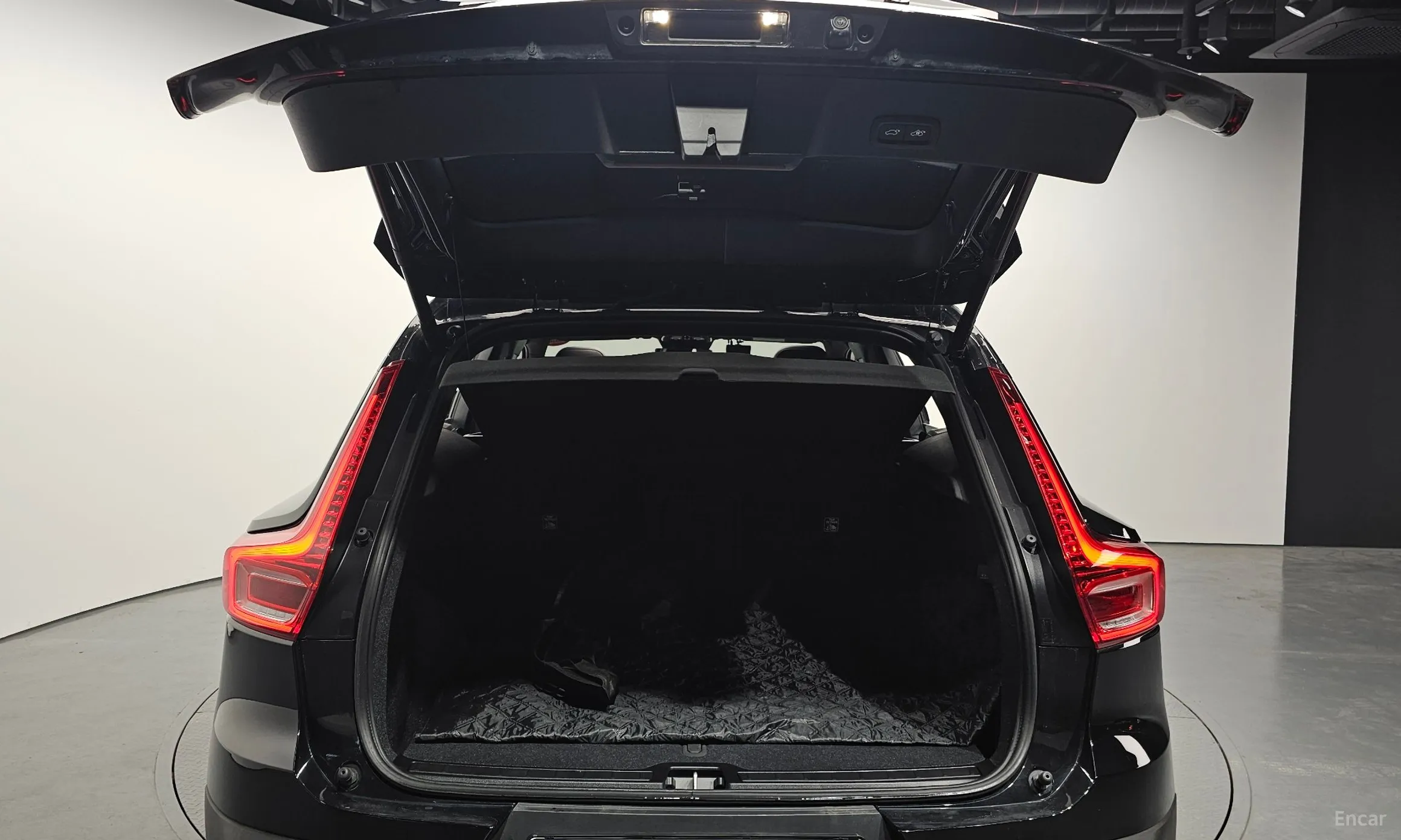 Volvo XC40 превью 20