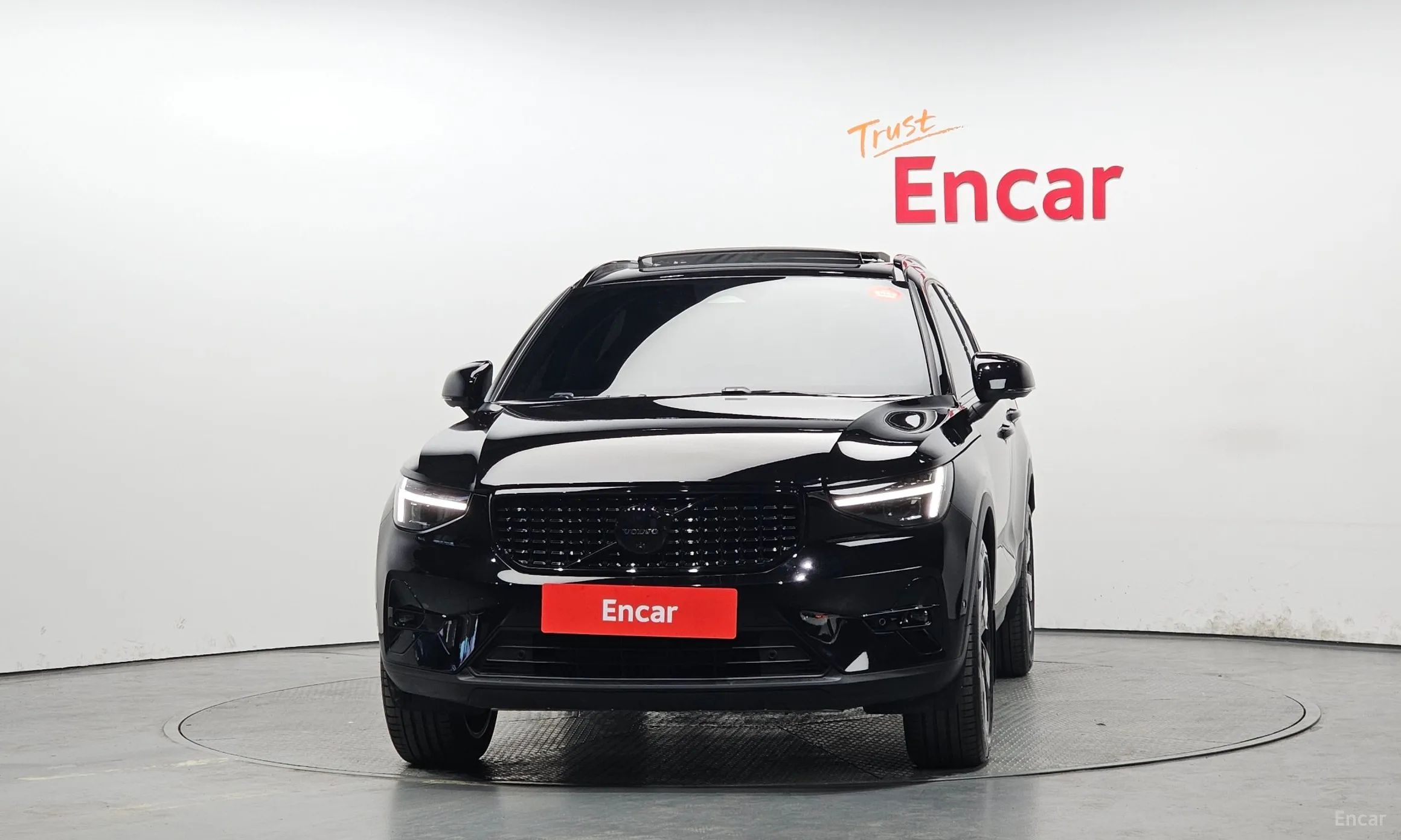 Volvo XC40 превью 3