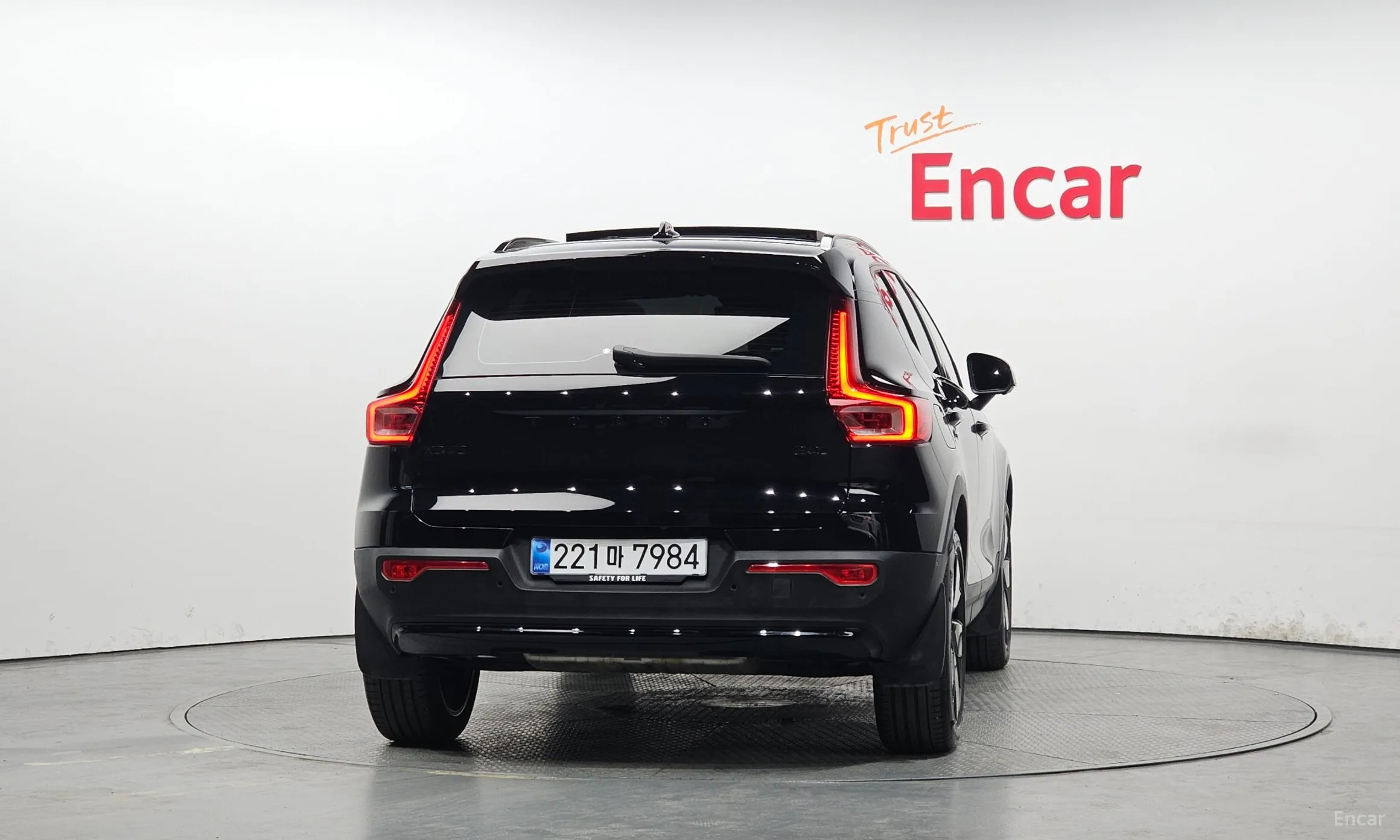 Volvo XC40 превью 4