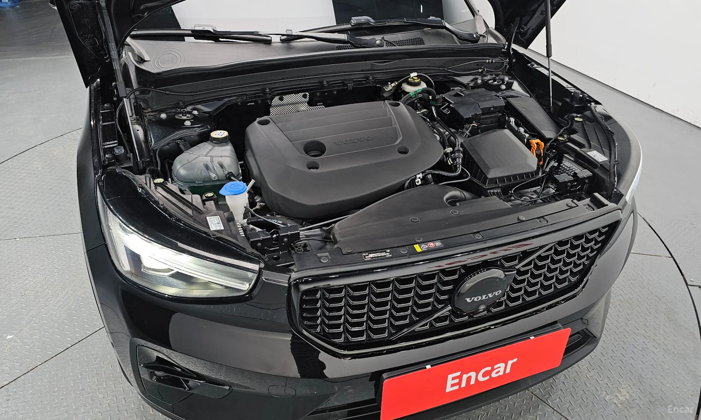 Volvo XC40 превью 6