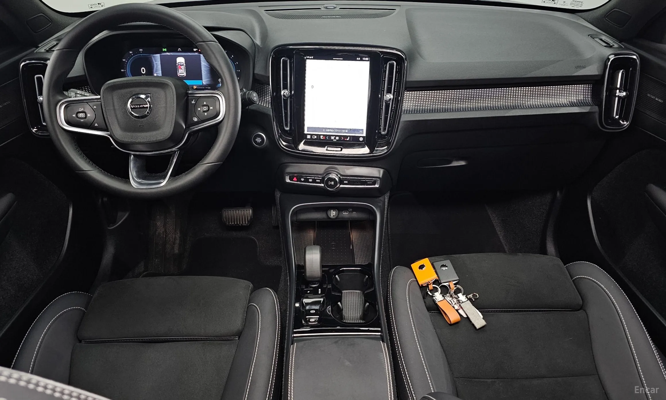 Volvo XC40 превью 7