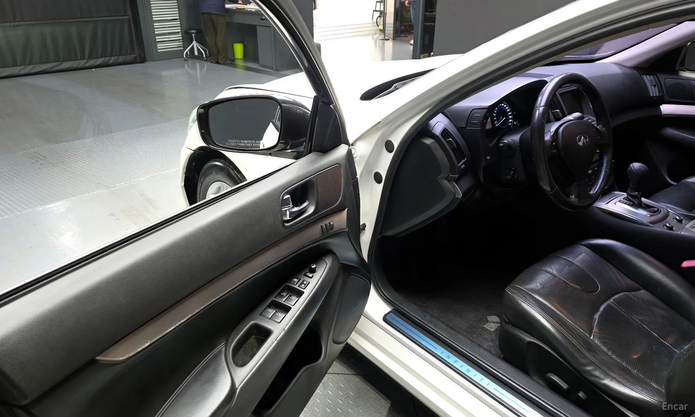 Infiniti G25 превью 10